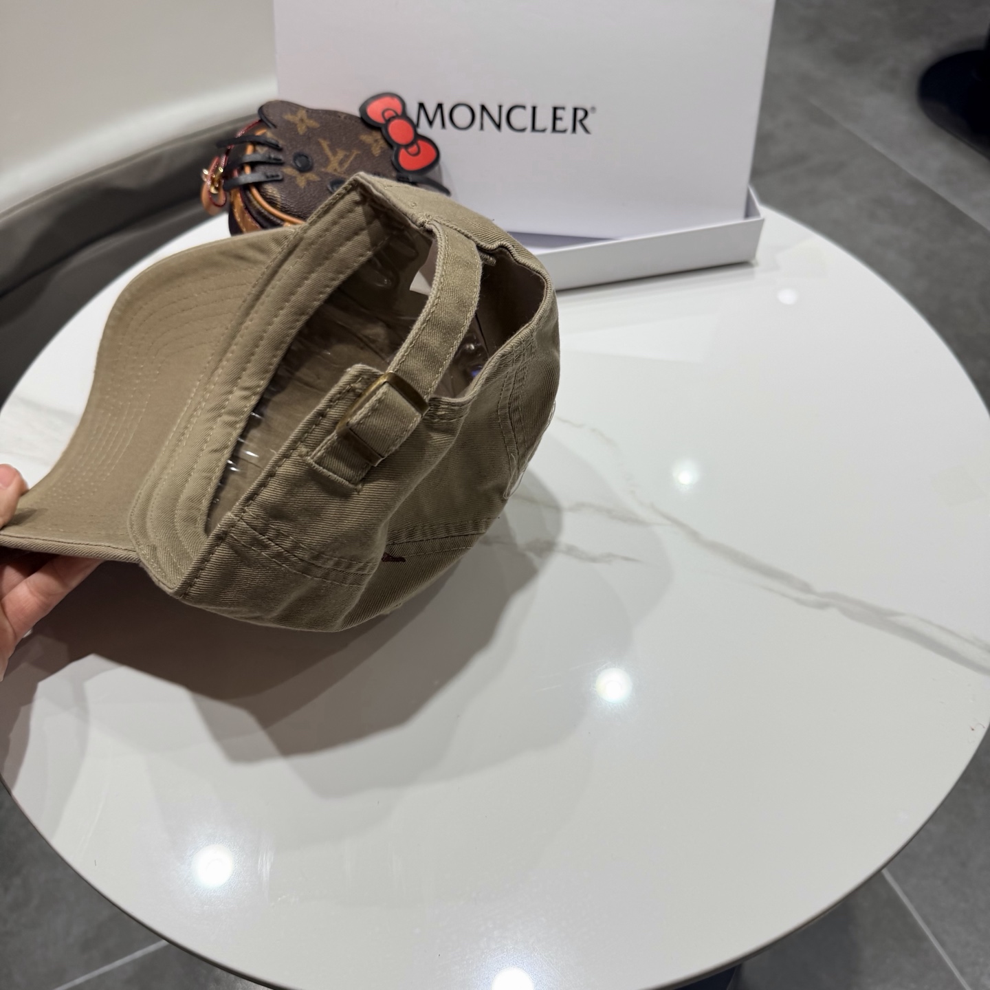 蒙口MONCLER新款棒球帽，时尚炸街单品，风格很OK，网红.时尚博主的最爱！高品质舒适透气，凹造型很好