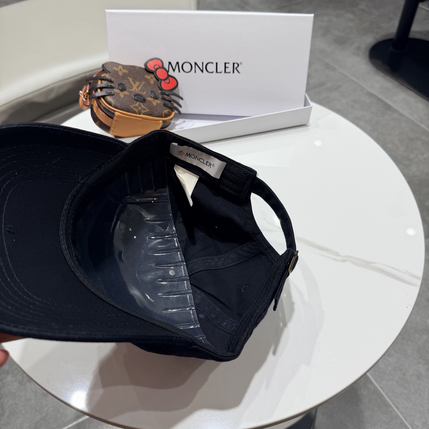 蒙口MONCLER新款棒球帽，时尚炸街单品，风格很OK，网红.时尚博主的最爱！高品质舒适透气，凹造型很好