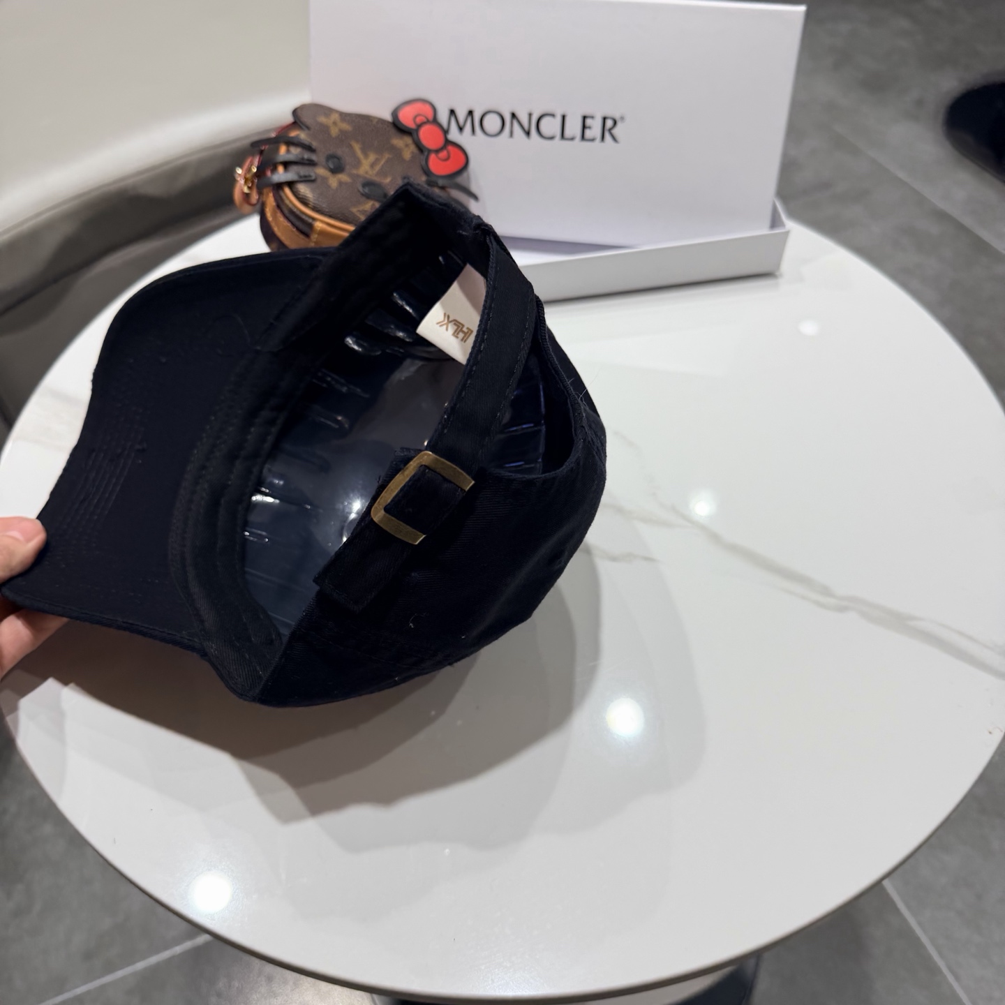 蒙口MONCLER新款棒球帽，时尚炸街单品，风格很OK，网红.时尚博主的最爱！高品质舒适透气，凹造型很好