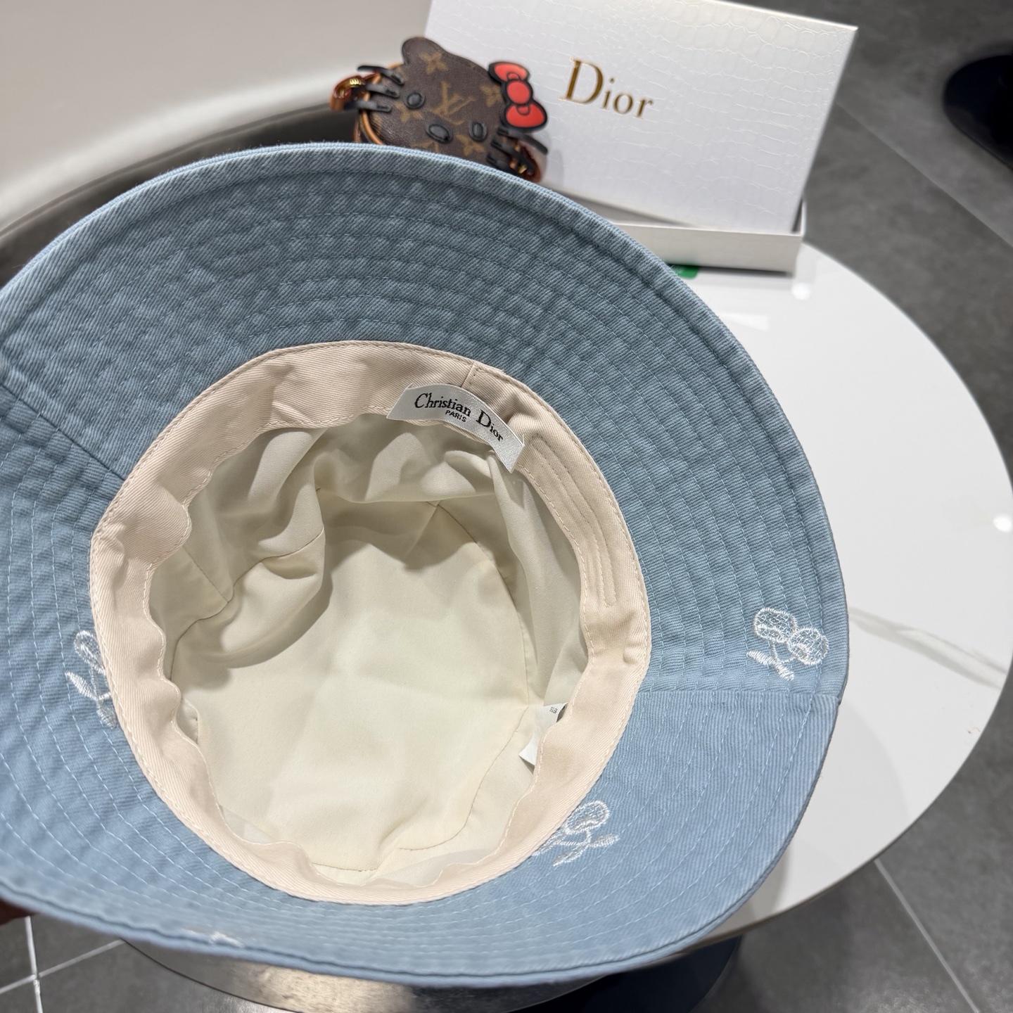 DIOR迪奥新款小清新简约刺绣渔夫帽男女春夏季百搭显脸小透气防晒遮阳盆帽