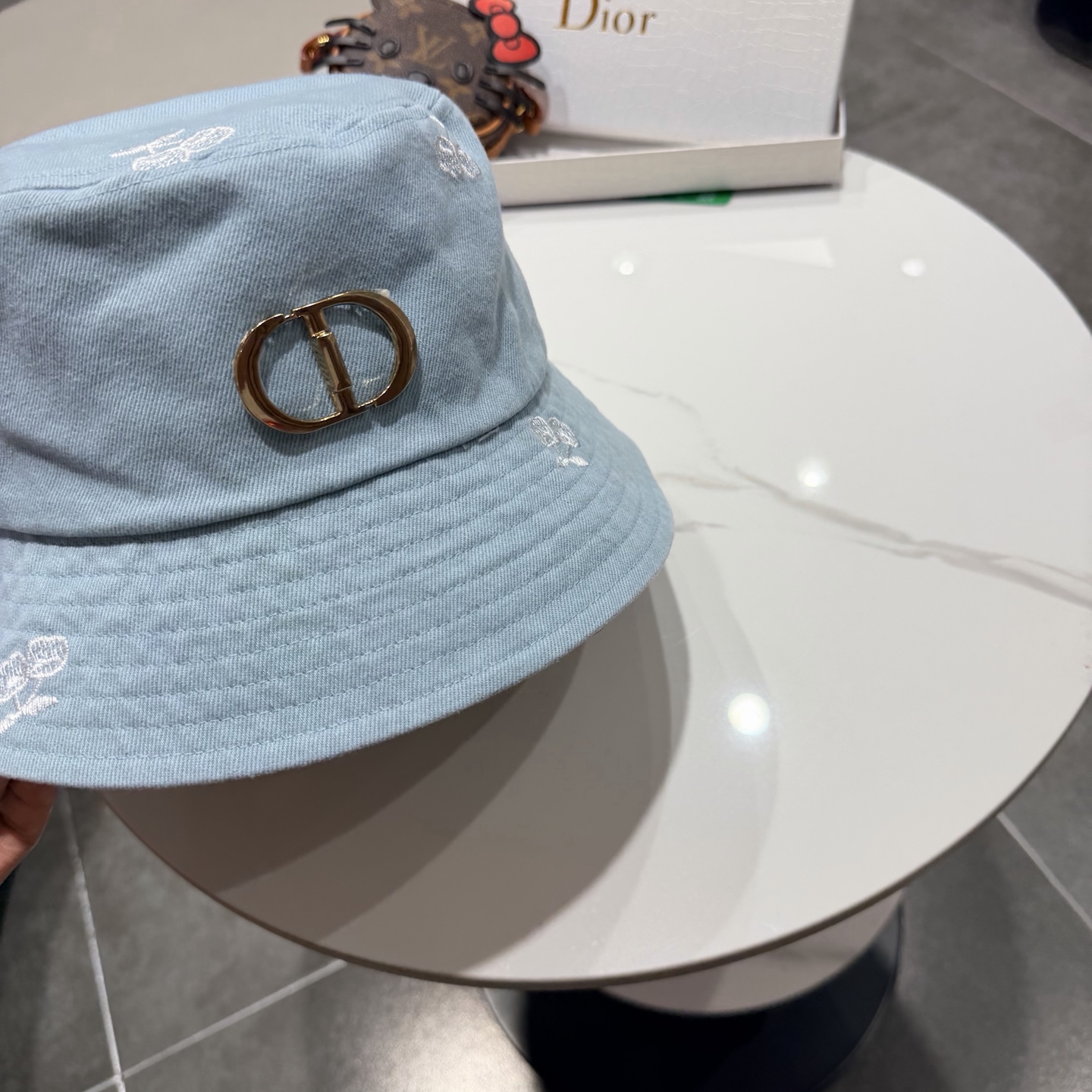 DIOR迪奥新款小清新简约刺绣渔夫帽男女春夏季百搭显脸小透气防晒遮阳盆帽