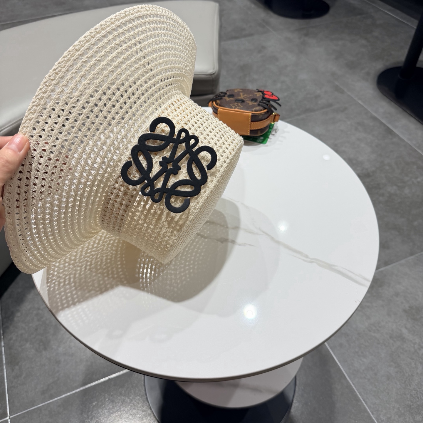 罗意威草帽，遮阳盆帽，可折叠，高级定制，头围57cm。