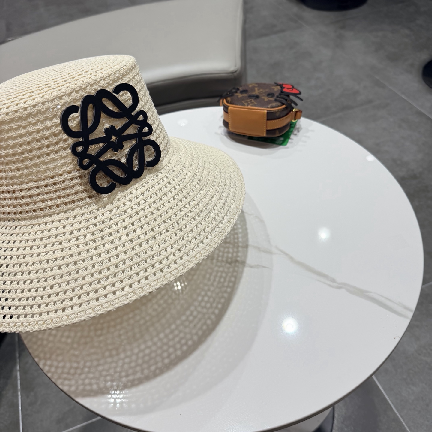 罗意威草帽，遮阳盆帽，可折叠，高级定制，头围57cm。