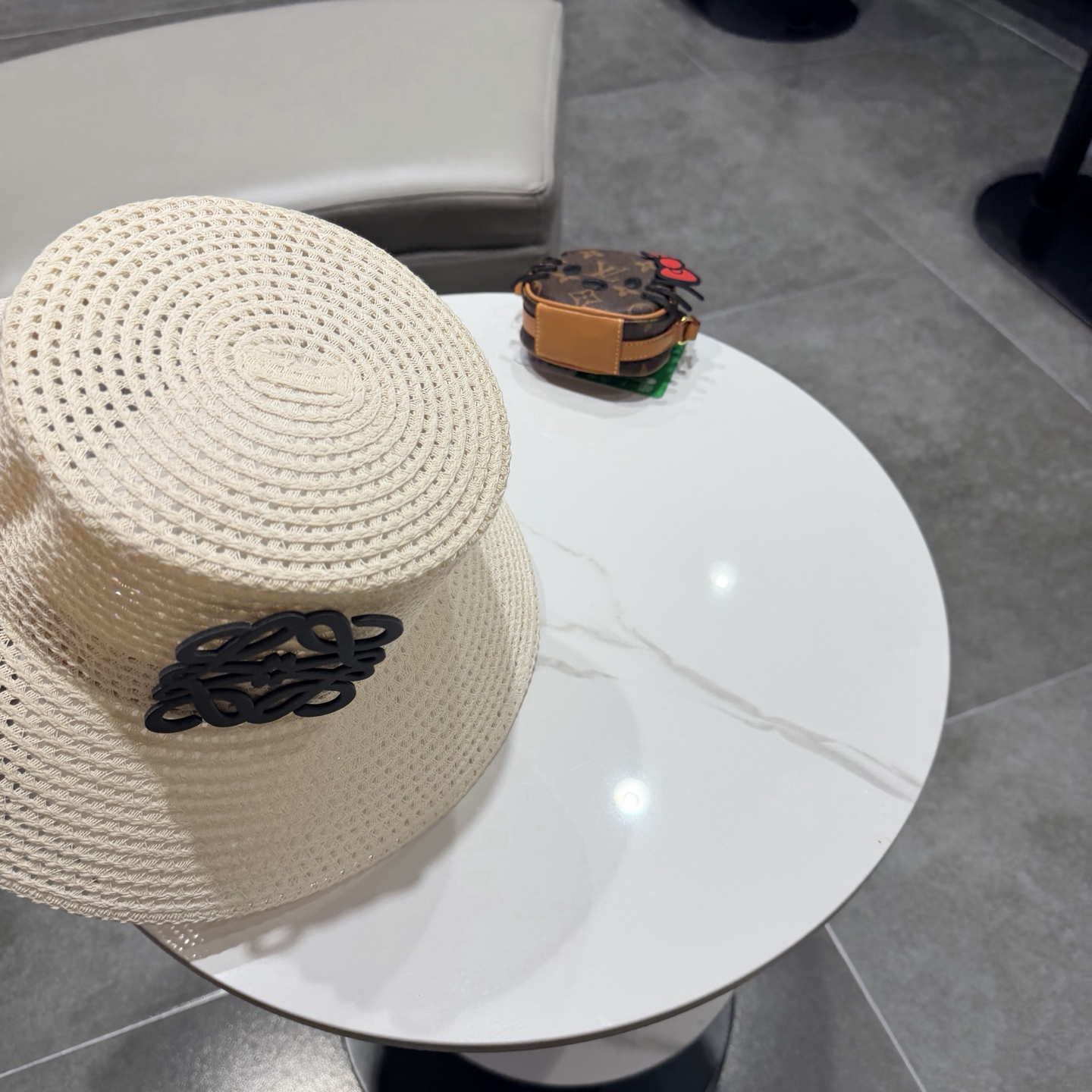 罗意威草帽，遮阳盆帽，可折叠，高级定制，头围57cm。