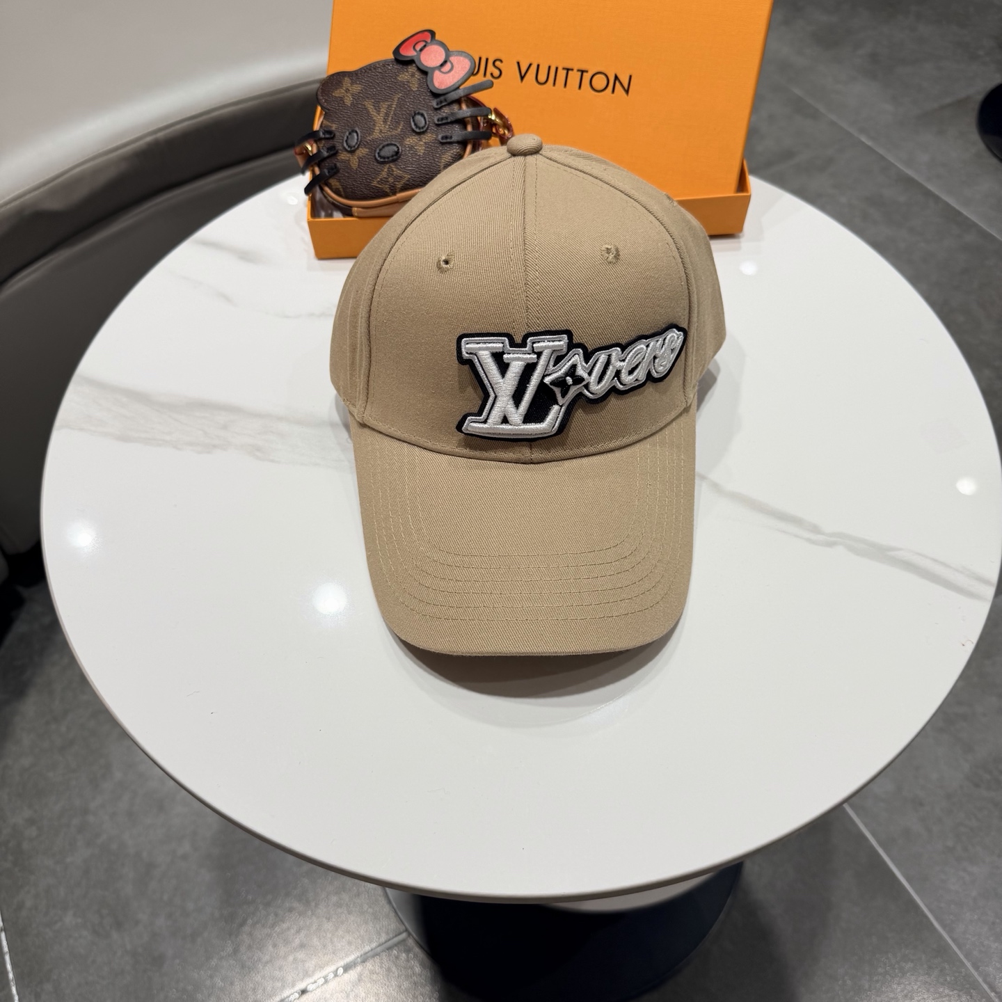 NO:704008,LV Louis Vuitton baseball cap, light and breathable. Perfect fit, exclusive real-life shooting, suitable for men and women, fisherman hat, baseball cap, knitted hat, hat, louis vuitton, louis vuitton, espadrilles, hats19860909LV路易威登棒球帽 轻盈透气.完美版型,独家实物拍摄,男女适用帽子渔夫帽棒球帽针织帽,帽子,louis vuitton,louis vuitton,espadrilles,hats,hat