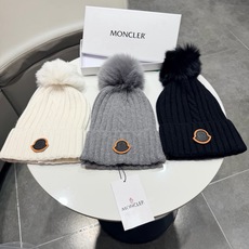 高版本!!! 蒙口MONCLER高品质狐狸毛球针织兔羊毛毛线帽 超经典不过时的一款秋冬冷帽🥶 懂货的小姐姐必入款,帽型质 高版本!!! 蒙口MONCLER高品质狐狸毛球针织兔羊毛毛线帽 超经典不过时的一款秋冬冷帽🥶 懂货的小姐姐必入款,帽型质