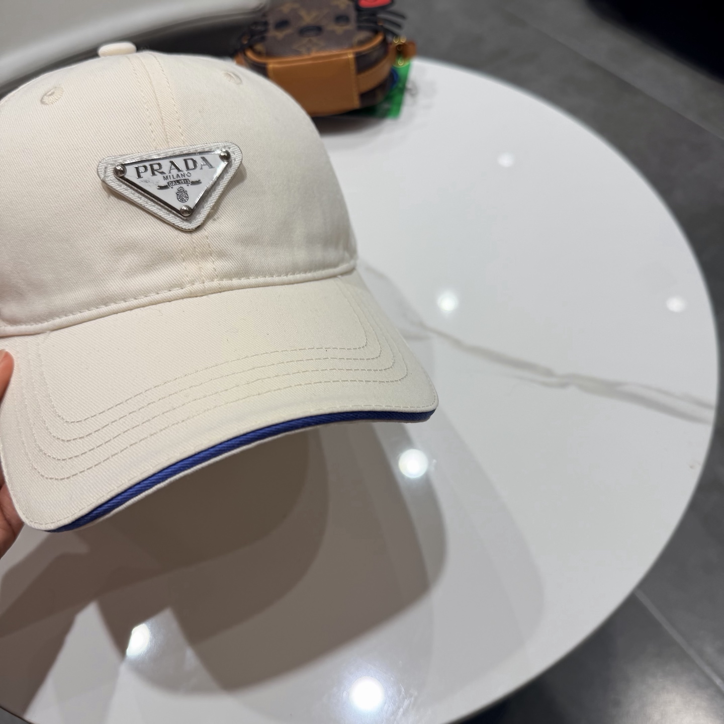 prada hat Prada 2025New ， — photo 4