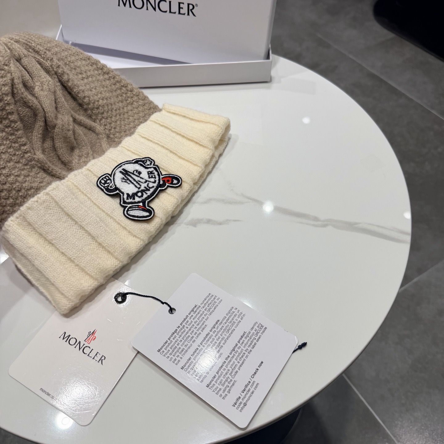 【MONCLER蒙口】秋冬新款拼色男女款针织毛线帽，加绒材质，非常百搭