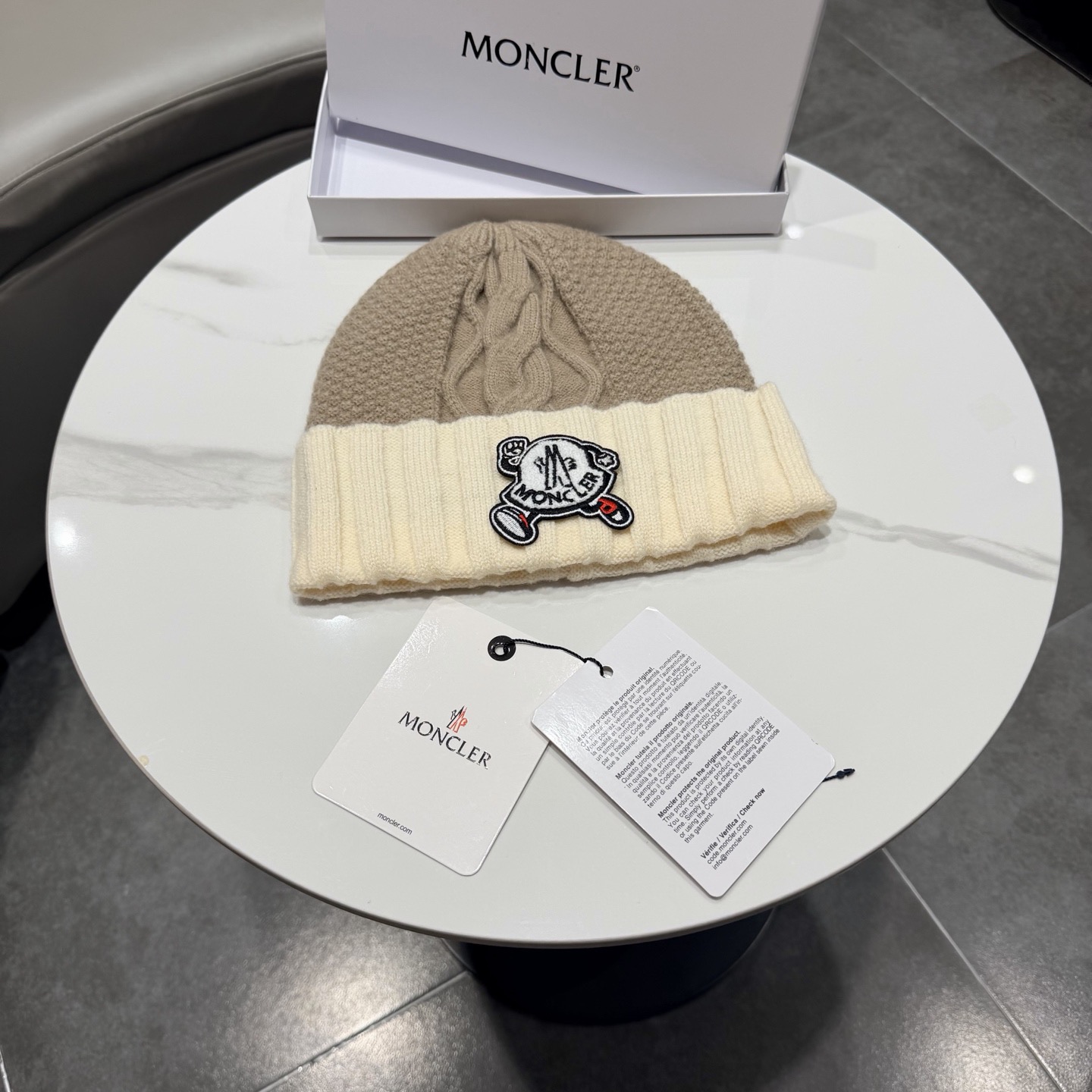 【MONCLER蒙口】秋冬新款拼色男女款针织毛线帽，加绒材质，非常百搭