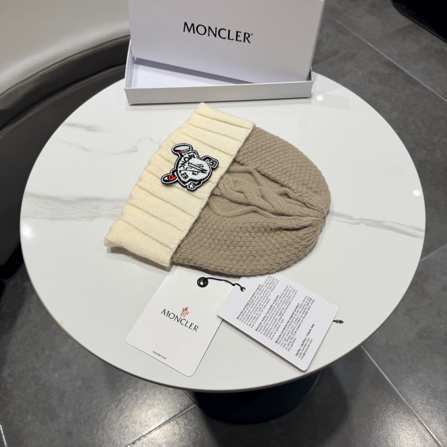 【MONCLER蒙口】秋冬新款拼色男女款针织毛线帽，加绒材质，非常百搭