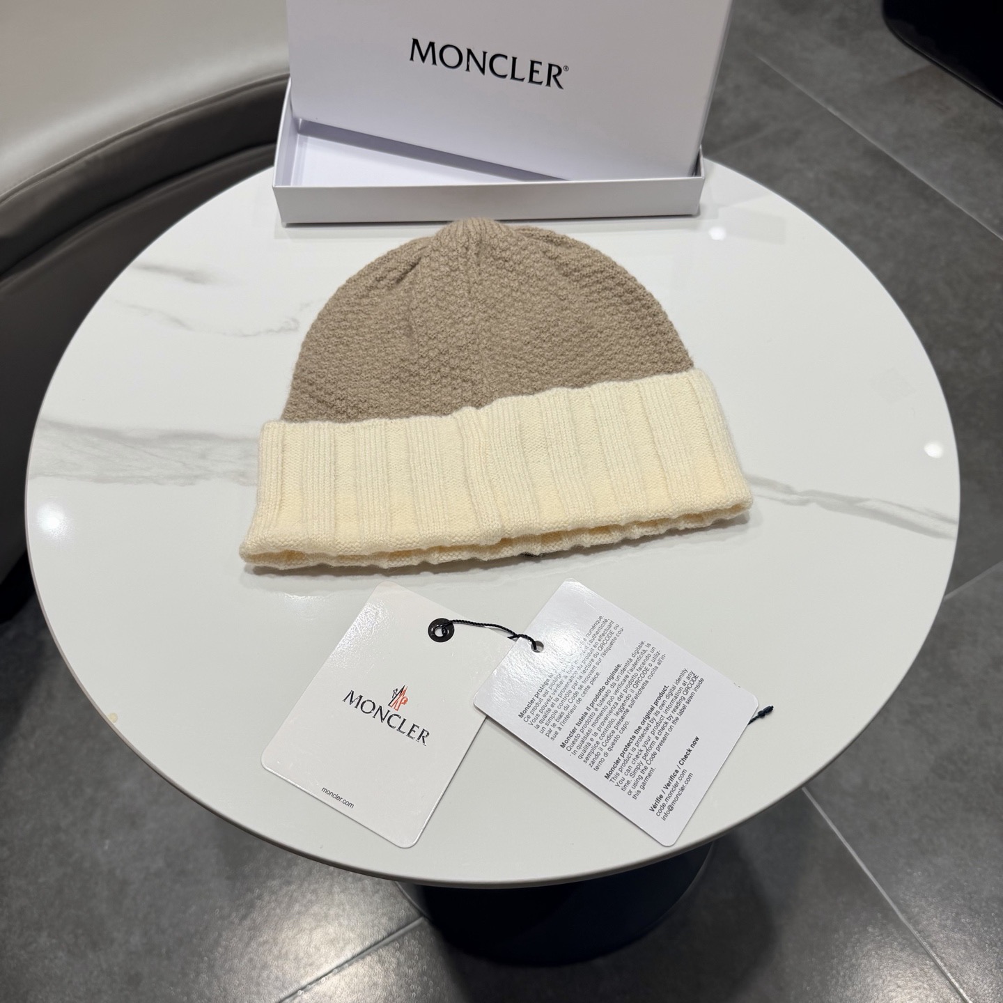 【MONCLER蒙口】秋冬新款拼色男女款针织毛线帽，加绒材质，非常百搭