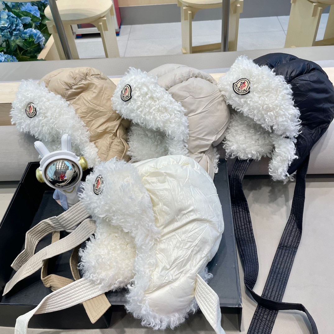 moncler新款日系复古羊羔毛骑行羽绒绑带雷锋帽女护耳帽百搭保暖套头帽潮