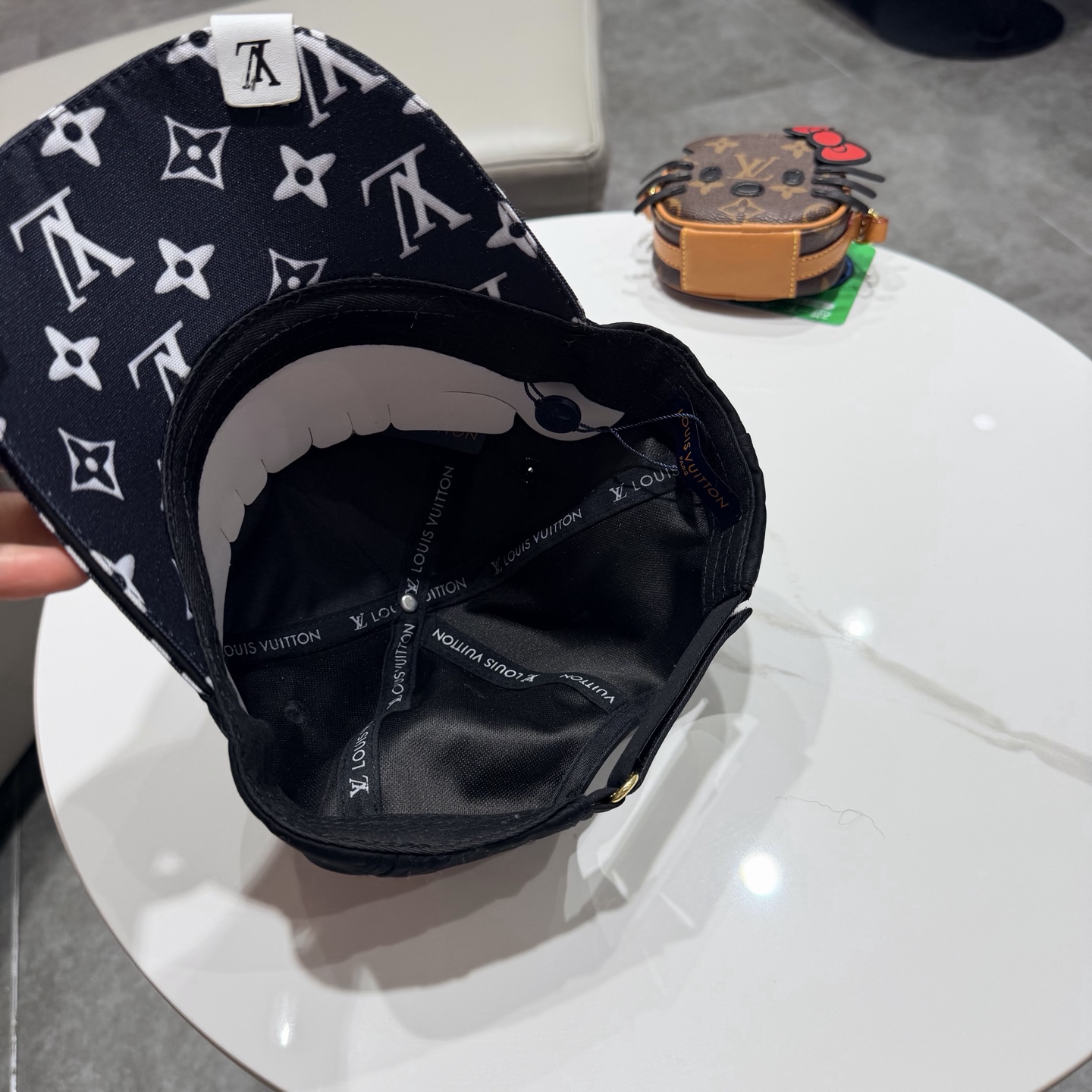 路易威登lv棒球帽 LouisVuitton😍2026新款重工打造♥️高端大气，百搭款🤗男女通用！