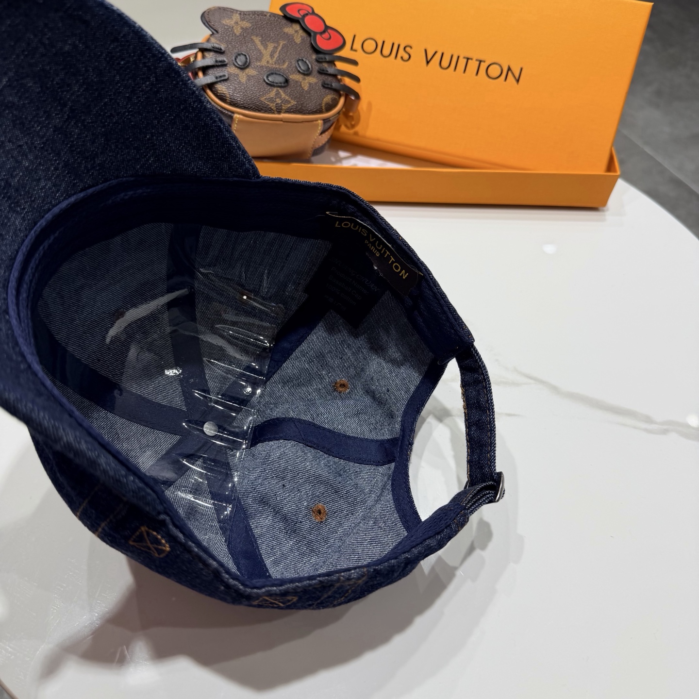 路易威登棒球帽LouisVuitton👒😍新款LV棒球帽，重工打造♥完美刺绣，高端大气，百搭款🤗男女通用