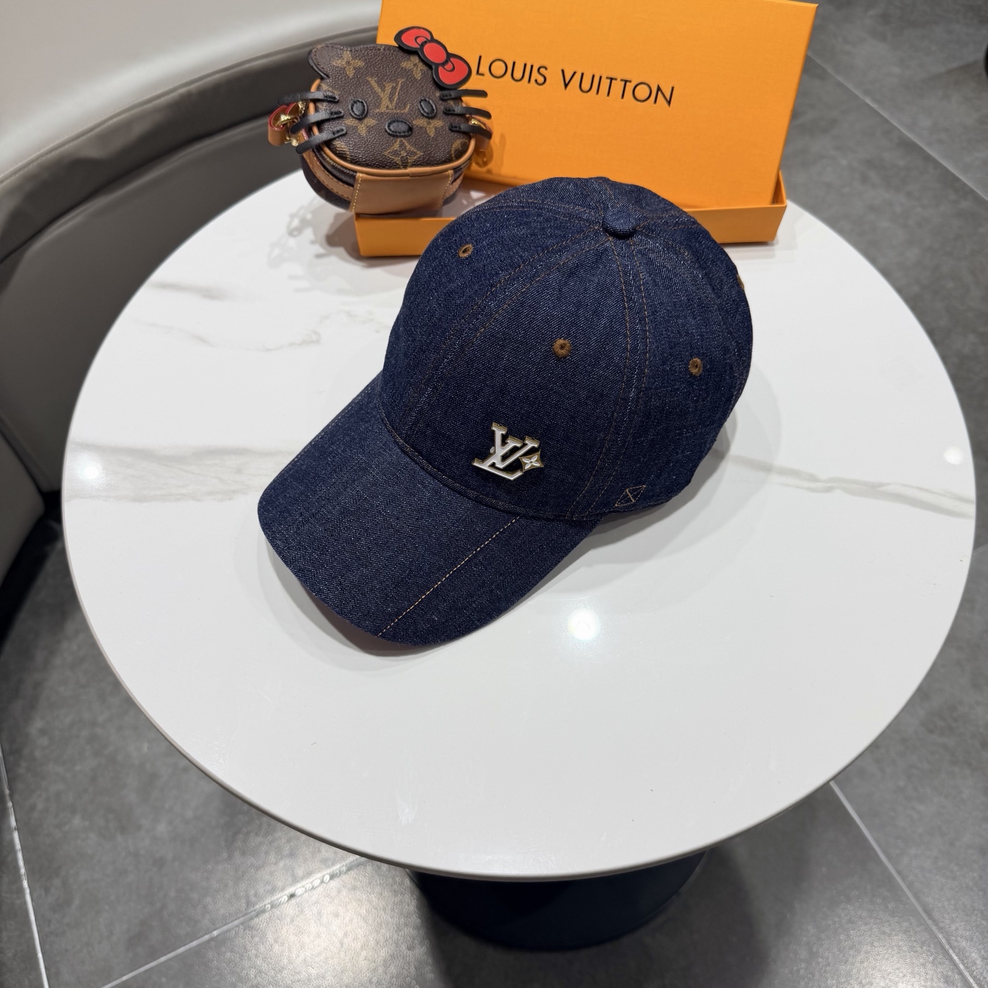 路易威登棒球帽LouisVuitton👒😍新款LV棒球帽，重工打造♥完美刺绣，高端大气，百搭款🤗男女通用