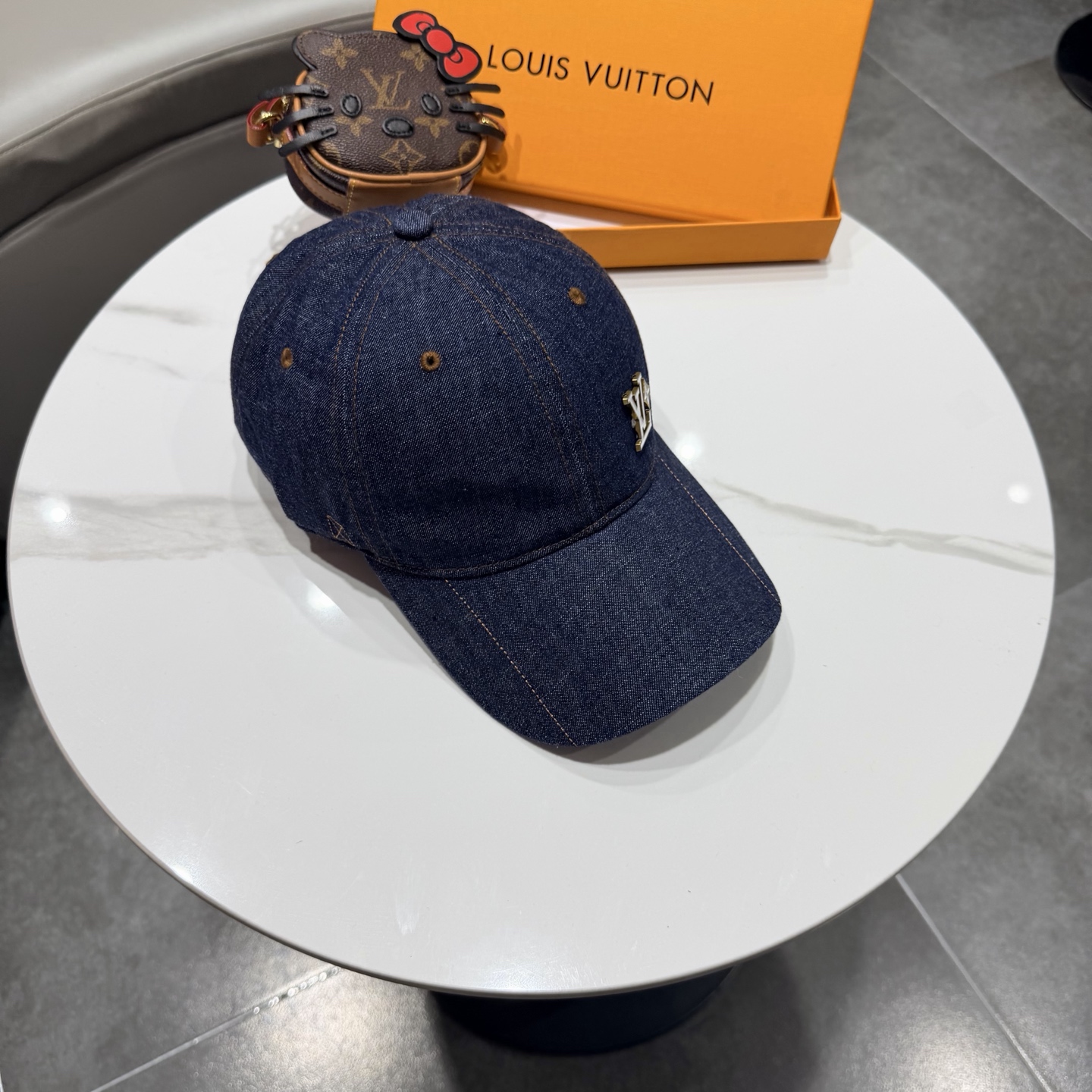 路易威登棒球帽LouisVuitton👒😍新款LV棒球帽，重工打造♥完美刺绣，高端大气，百搭款🤗男女通用