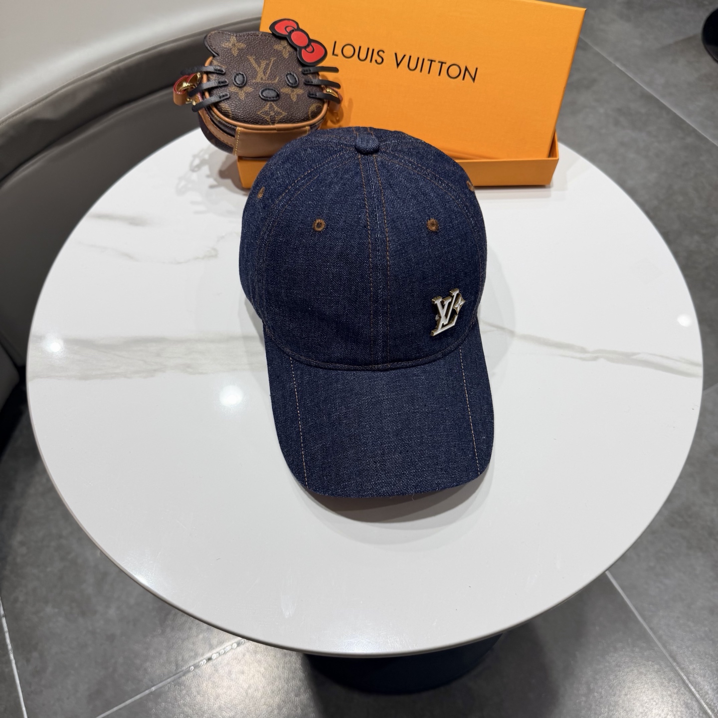 路易威登棒球帽LouisVuitton👒😍新款LV棒球帽，重工打造♥完美刺绣，高端大气，百搭款🤗男女通用