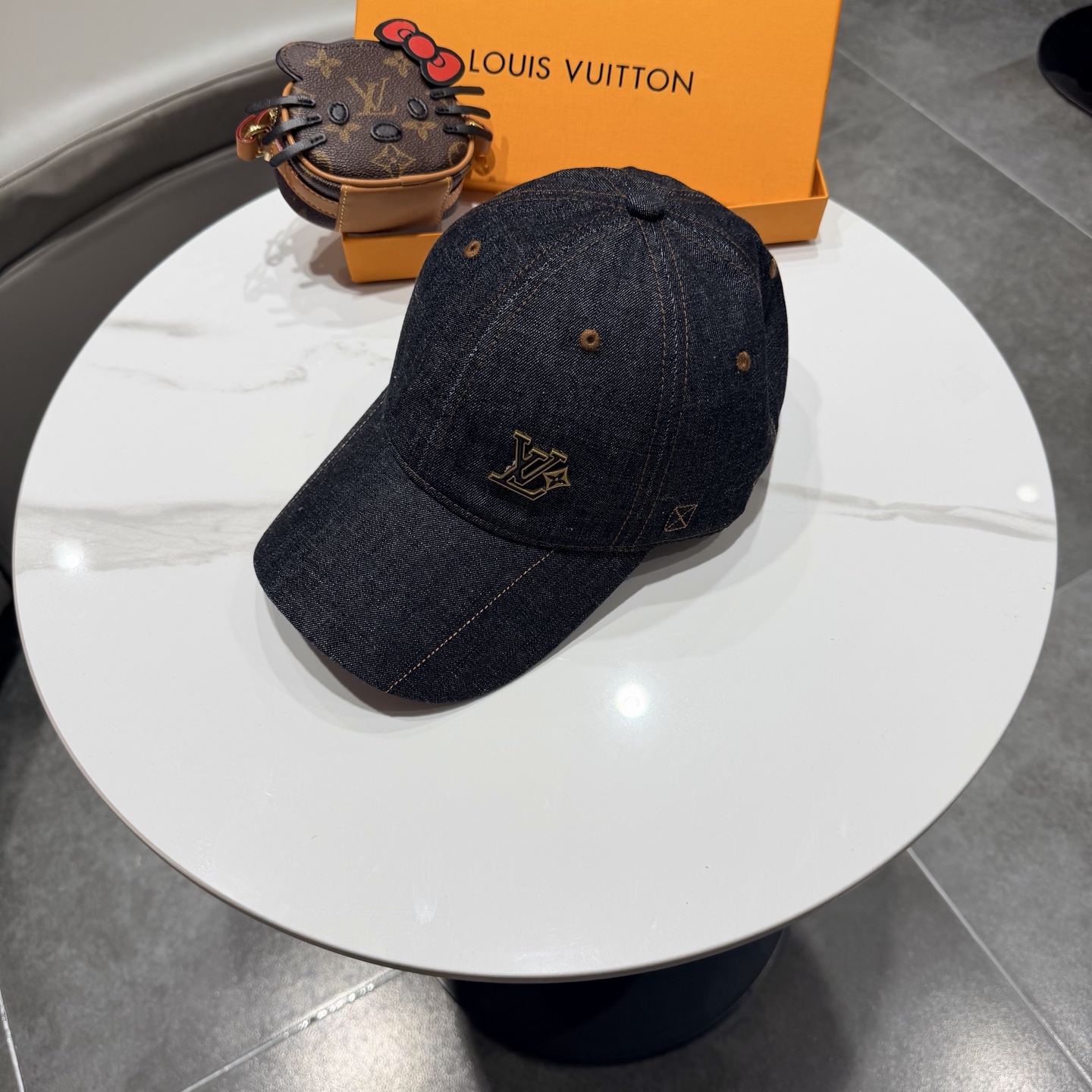 路易威登棒球帽LouisVuitton👒😍新款LV棒球帽，重工打造♥完美刺绣，高端大气，百搭款🤗男女通用