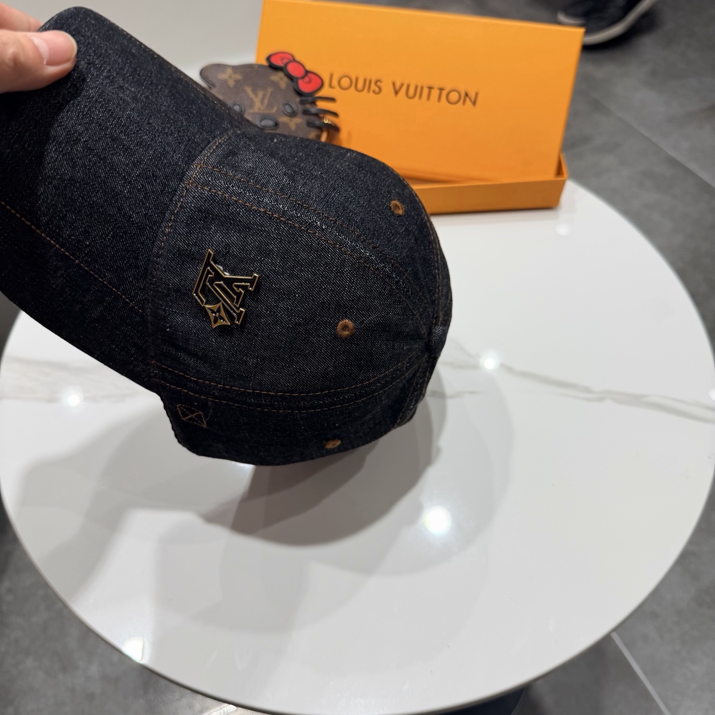 路易威登棒球帽LouisVuitton👒😍新款LV棒球帽，重工打造♥完美刺绣，高端大气，百搭款🤗男女通用