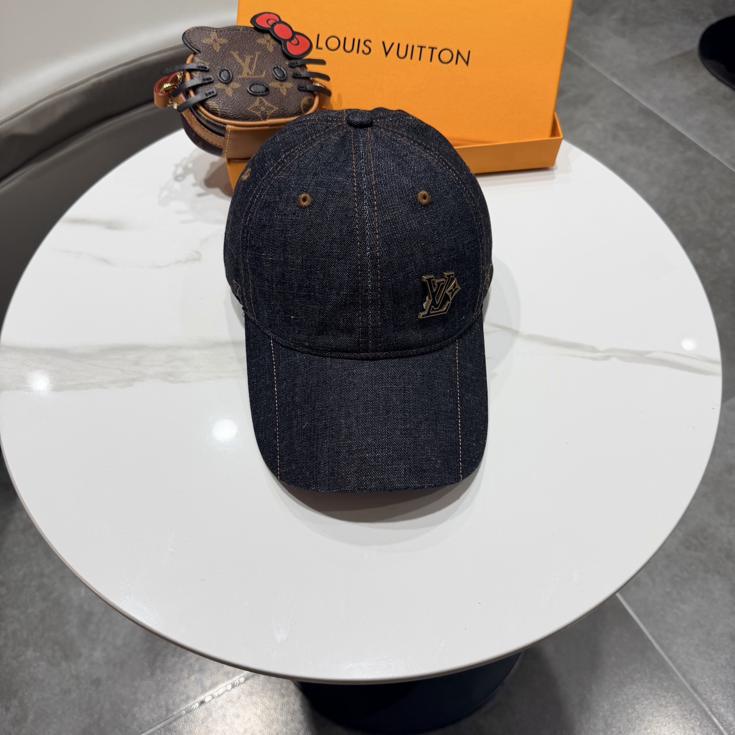 路易威登棒球帽LouisVuitton👒😍新款LV棒球帽，重工打造♥完美刺绣，高端大气，百搭款🤗男女通用