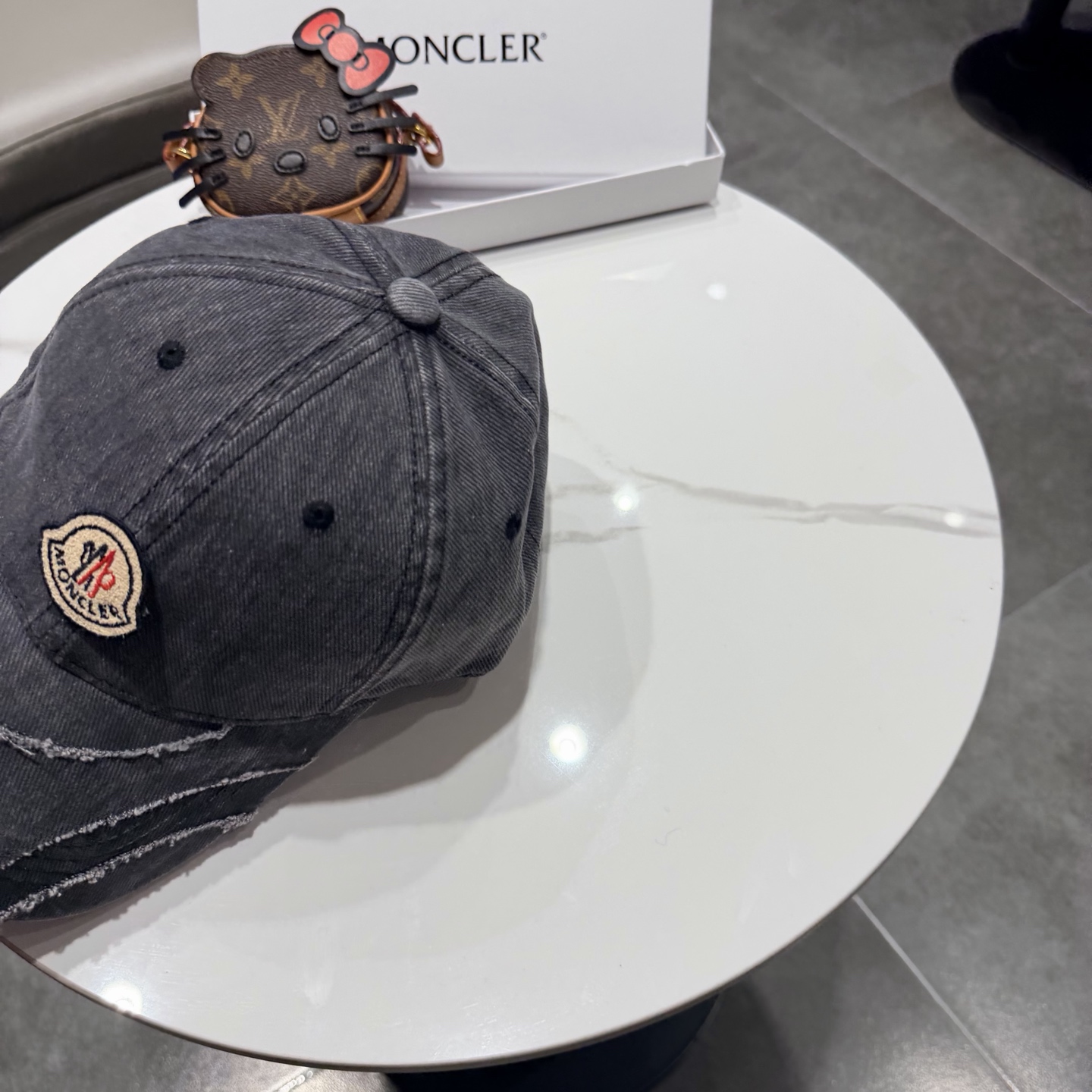 蒙口MONCLER新款棒球帽，时尚炸街单品，风格很OK，网红.时尚博主的最爱！高品质舒凹造型很好看