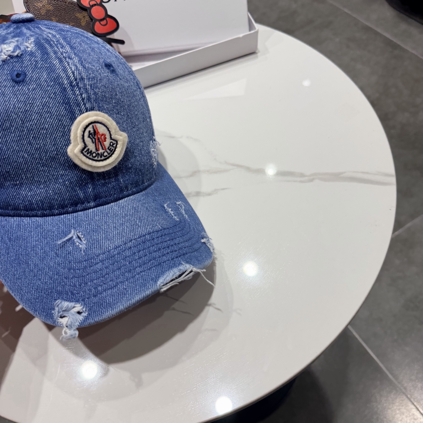 蒙口moncler2026新款的春季破洞 棒球帽，四季都通用👍 闭眼入阿铁子们❗️