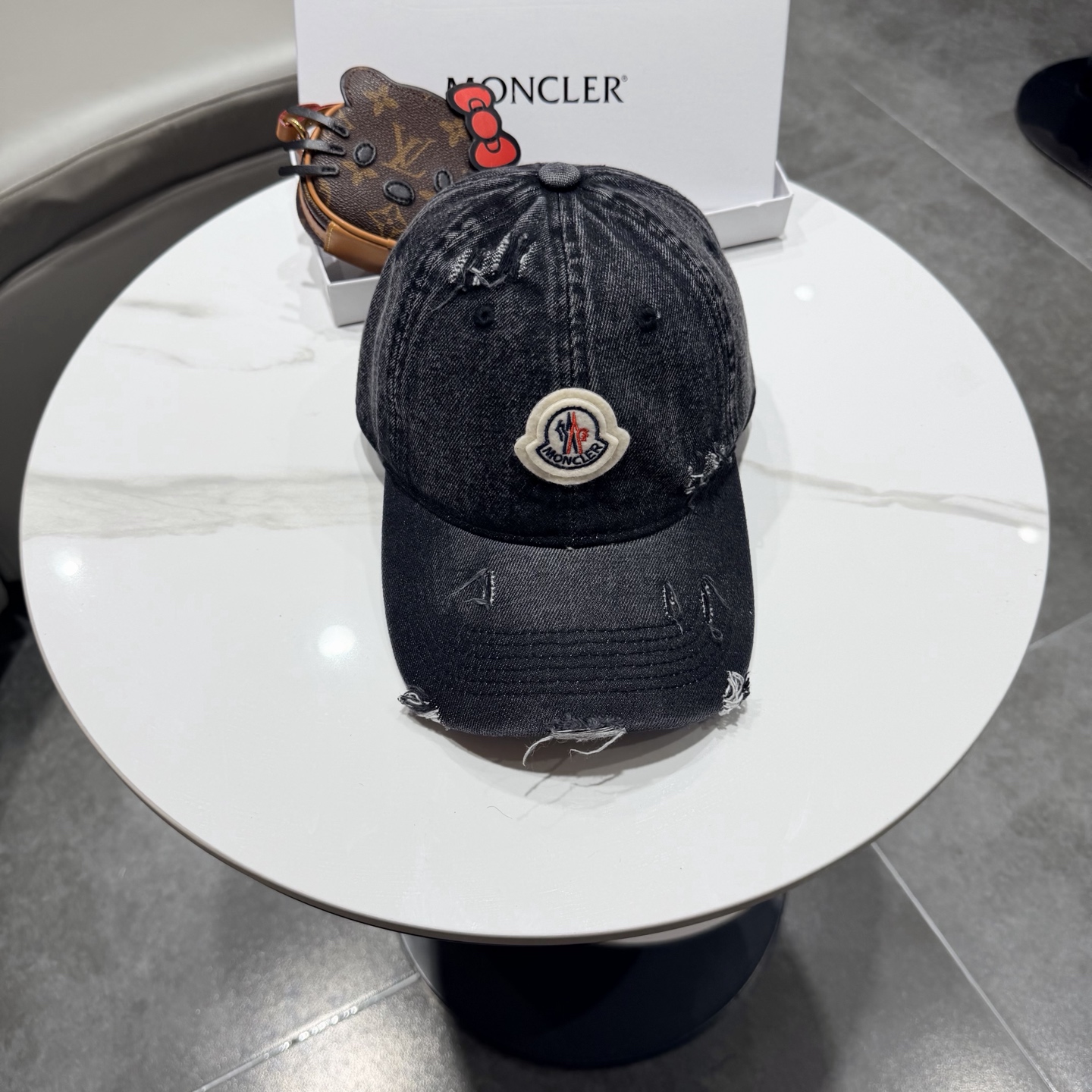 蒙口moncler2026新款的春季破洞 棒球帽，四季都通用👍 闭眼入阿铁子们❗️