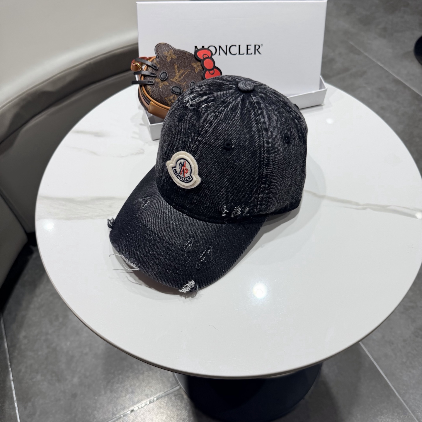 蒙口moncler2026新款的春季破洞 棒球帽，四季都通用👍 闭眼入阿铁子们❗️