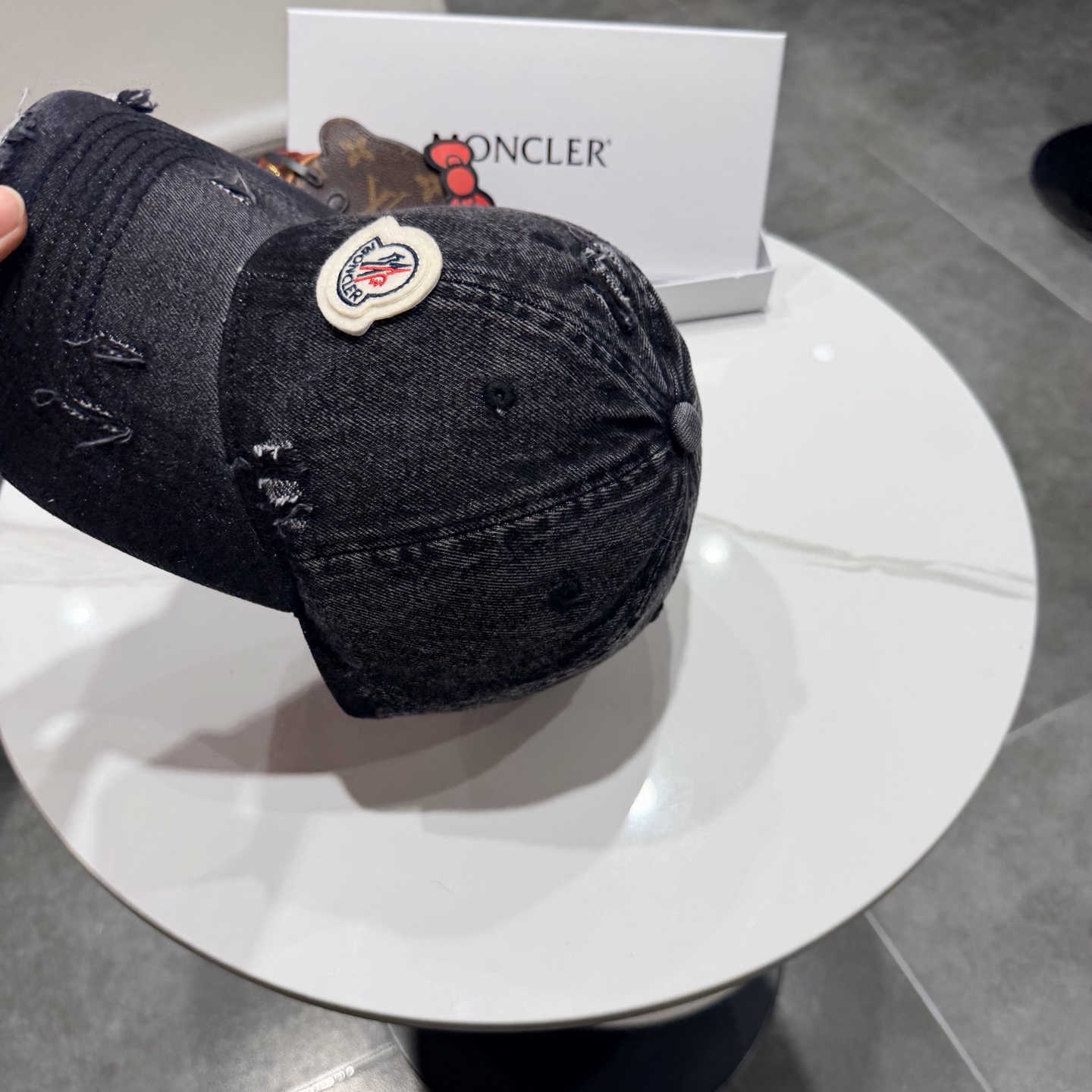 蒙口moncler2026新款的春季破洞 棒球帽，四季都通用👍 闭眼入阿铁子们❗️