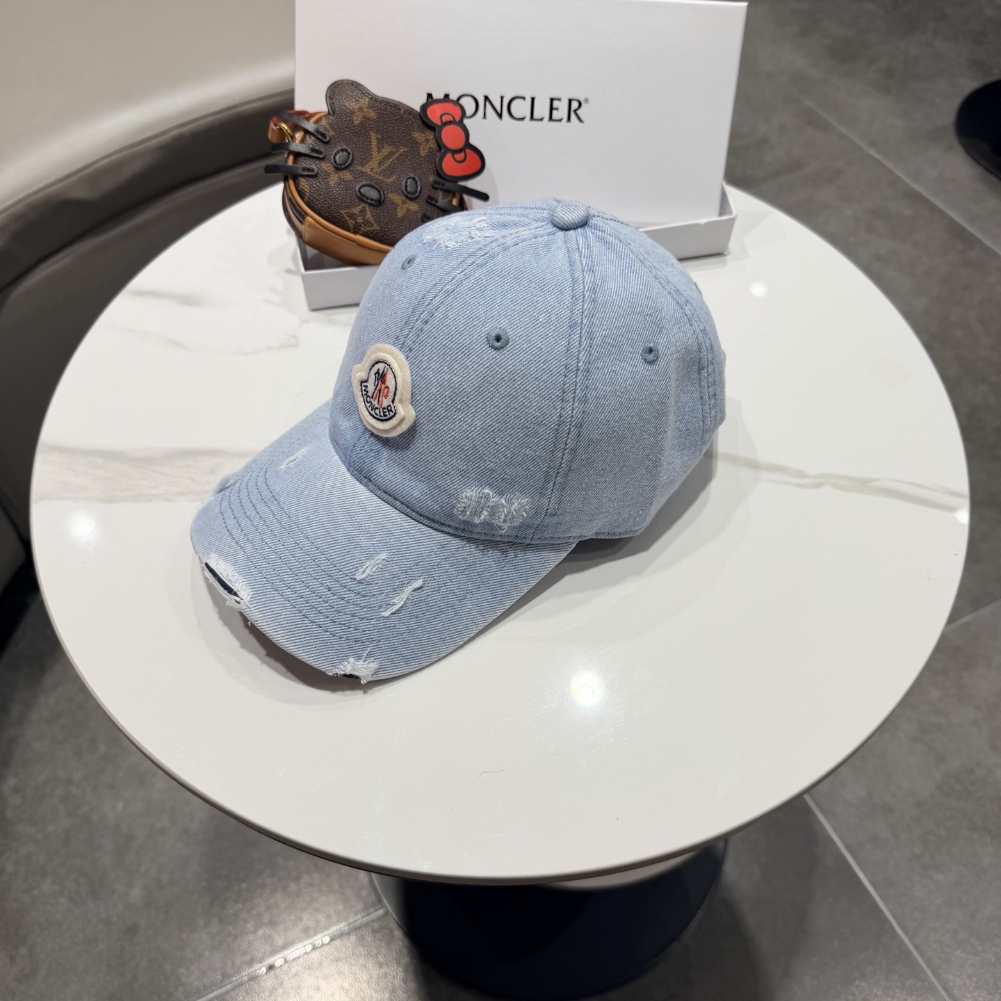 蒙口moncler2026新款的春季破洞 棒球帽，四季都通用👍 闭眼入阿铁子们❗️