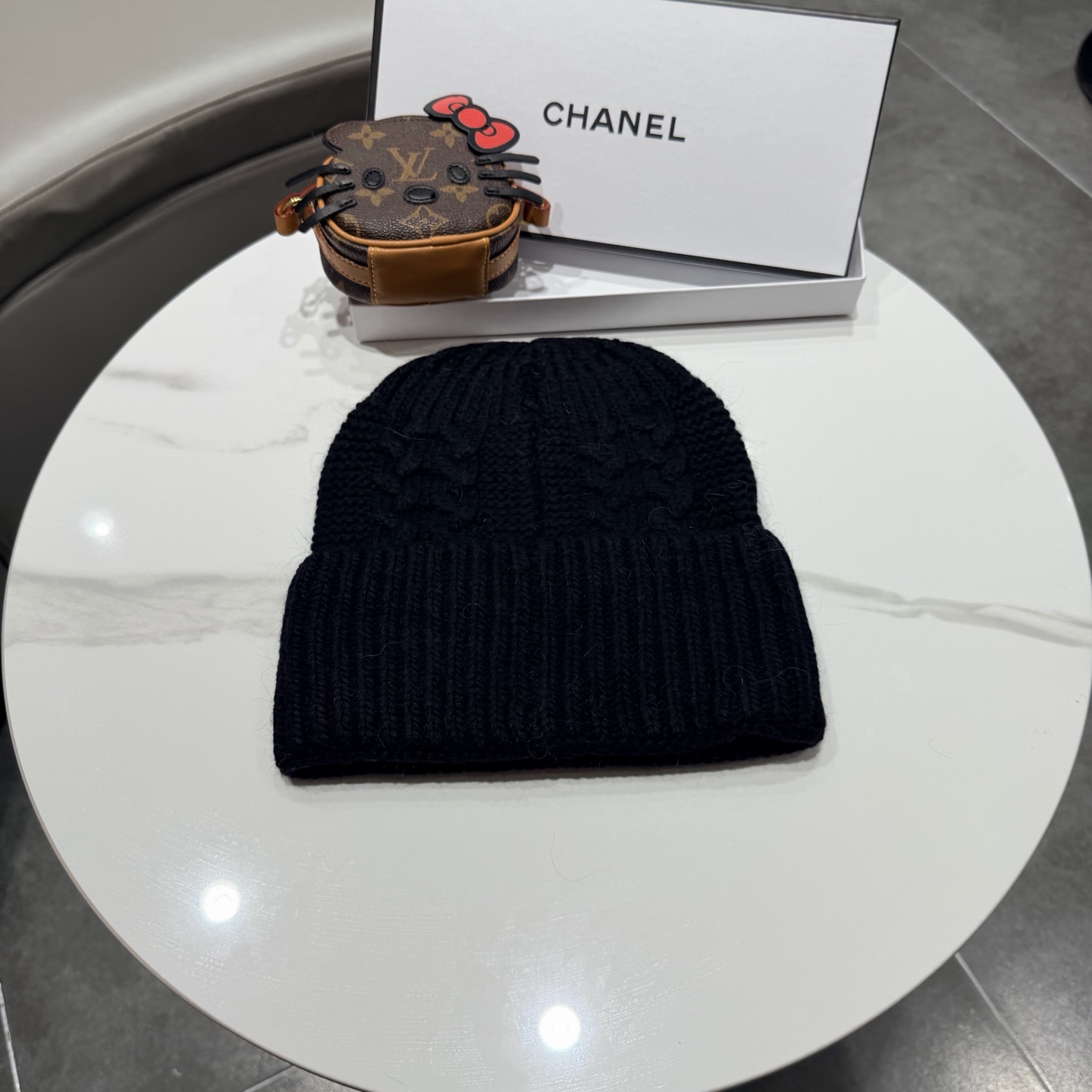 Chanel官网香奈儿羊毛+兔毛秋冬网红时尚博主推荐款毛线帽，小红书爆款，手感超柔软舒适的针织线帽，弹性极佳！