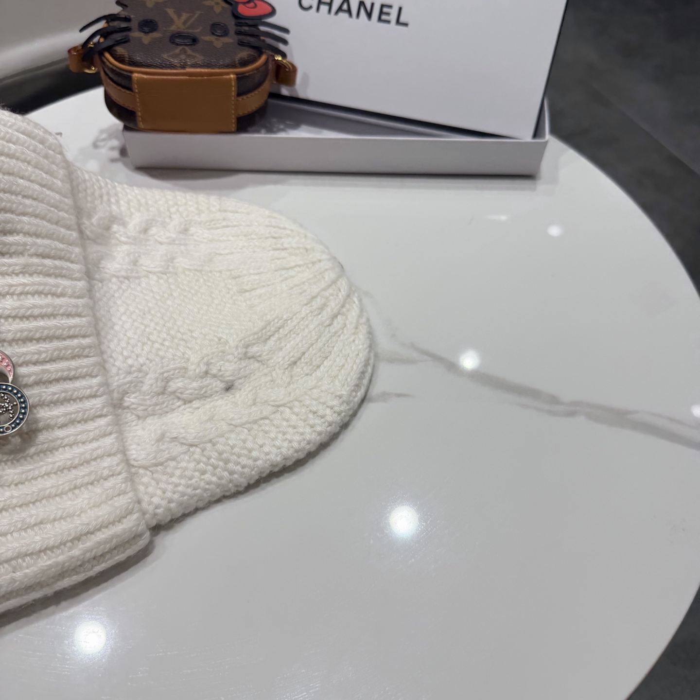 Chanel官网香奈儿羊毛+兔毛秋冬网红时尚博主推荐款毛线帽，小红书爆款，手感超柔软舒适的针织线帽，弹性极佳！