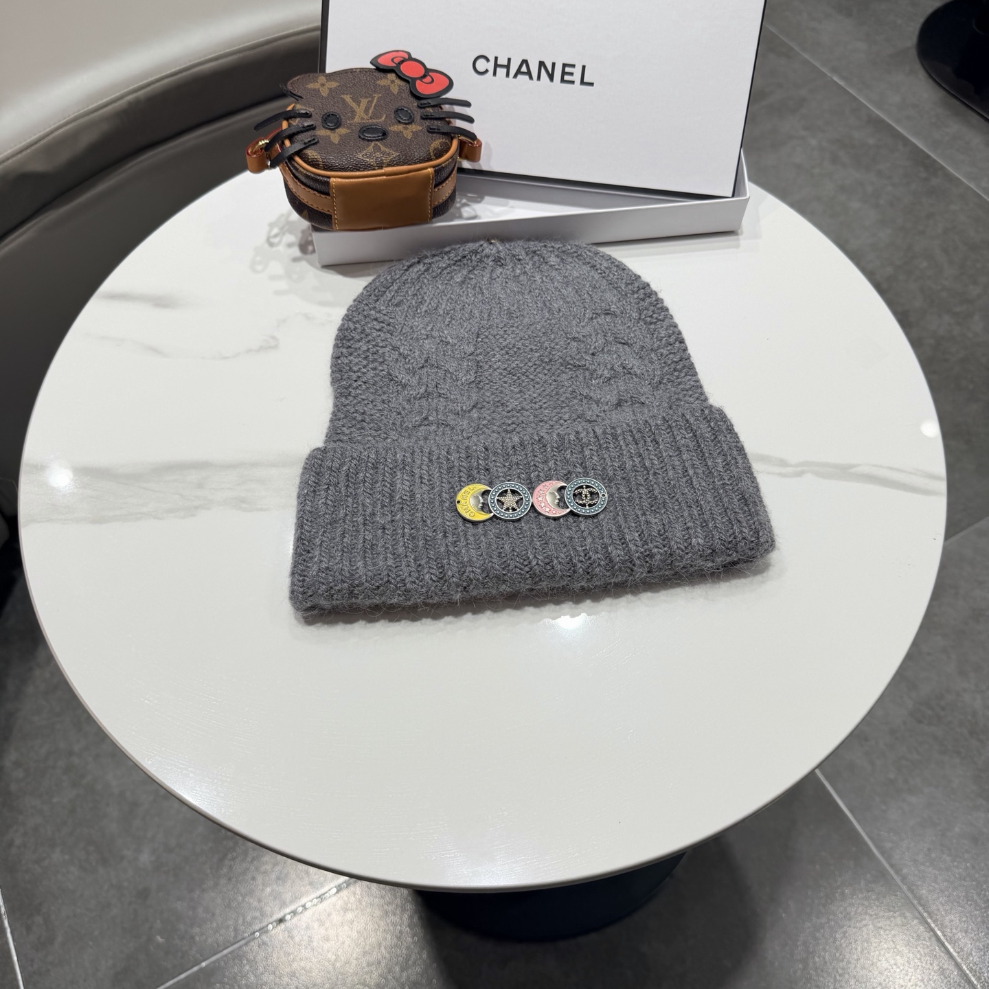 Chanel官网香奈儿羊毛+兔毛秋冬网红时尚博主推荐款毛线帽，小红书爆款，手感超柔软舒适的针织线帽，弹性极佳！