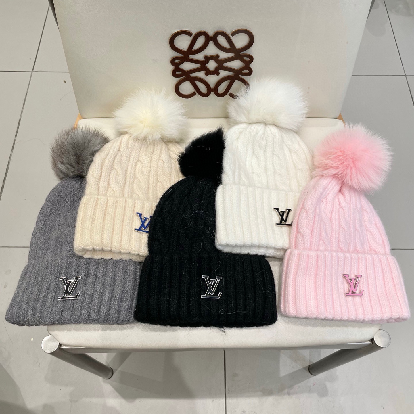 路易威登棒球帽 LouisVuitton😍新款LV毛线帽，重工打造♥️高端大气，百搭款🤗男女通用！跑量！