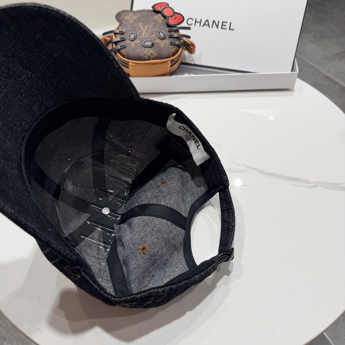 香奈儿2026新款经典休闲潮流款 上架简约棒球帽🧢日韩风格，随便搭配都超好看！出门旅游，绝对要入手的一款