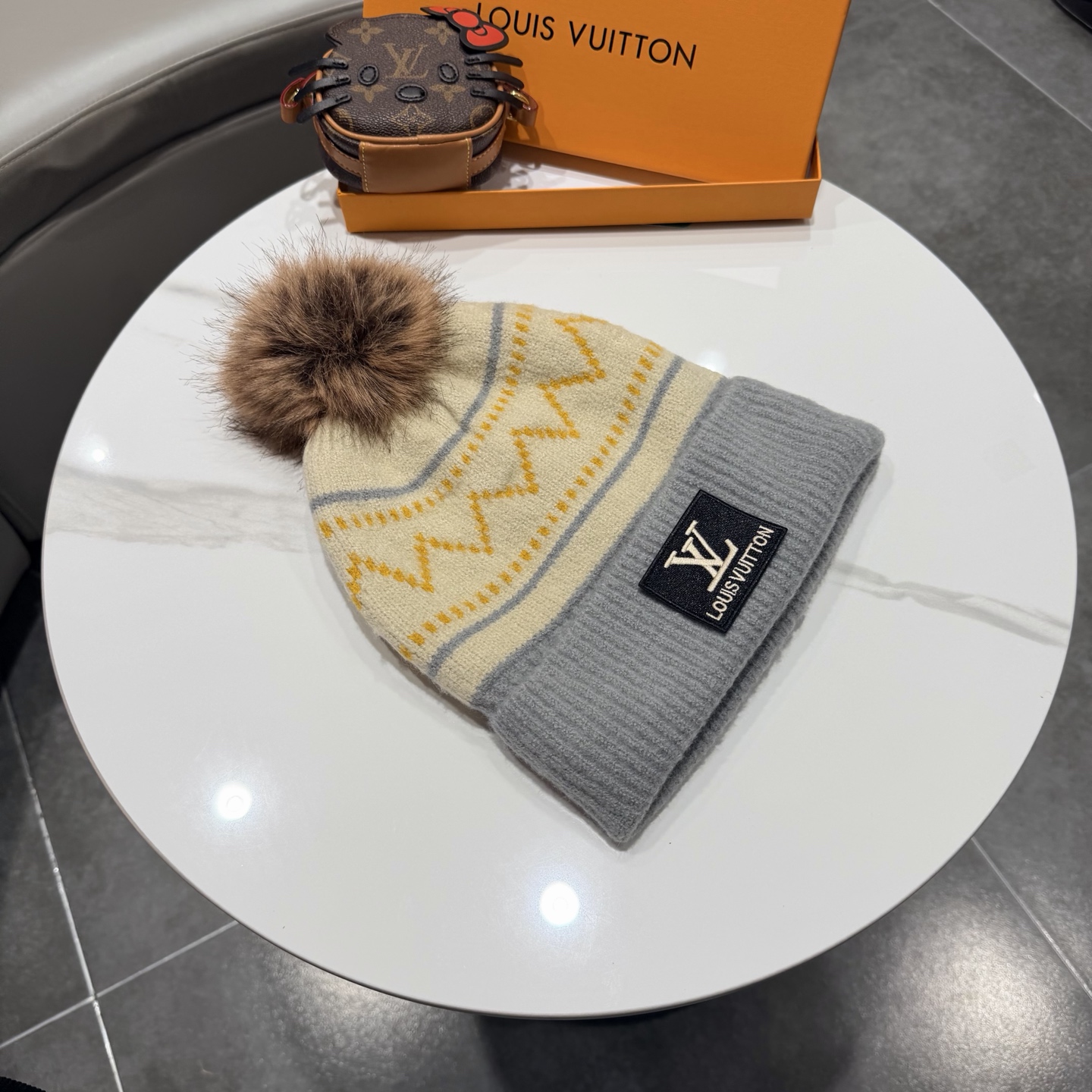 路易威登毛线帽LouisVuitton😍新款LV毛线帽，♥️高端大气，百搭款🤗男女通用！跑量！
