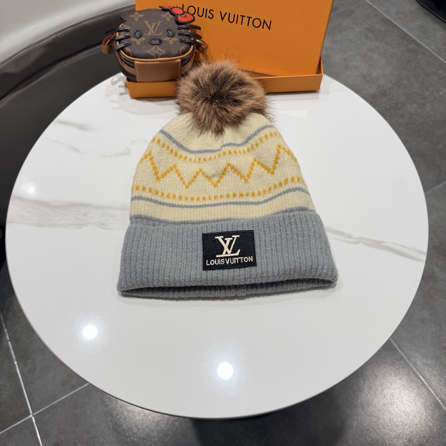 路易威登毛线帽LouisVuitton😍新款LV毛线帽，♥️高端大气，百搭款🤗男女通用！跑量！