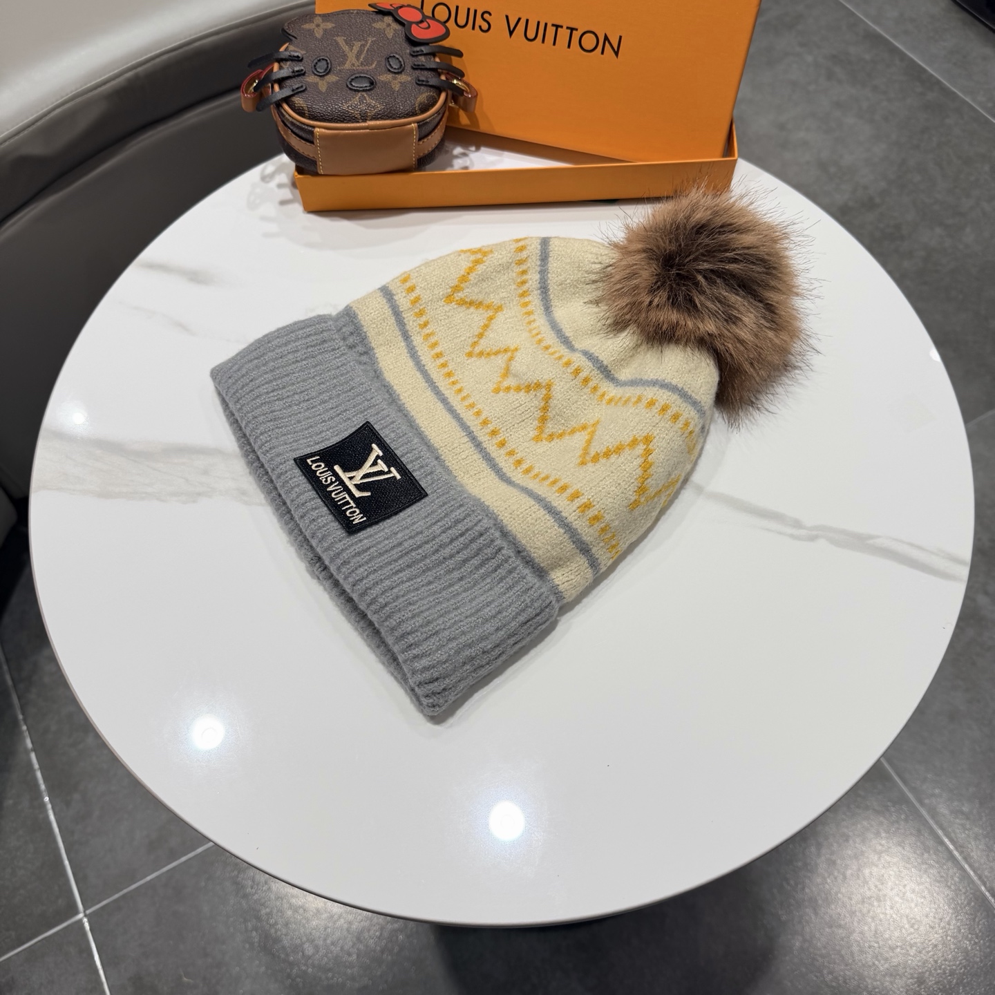 路易威登毛线帽LouisVuitton😍新款LV毛线帽，♥️高端大气，百搭款🤗男女通用！跑量！