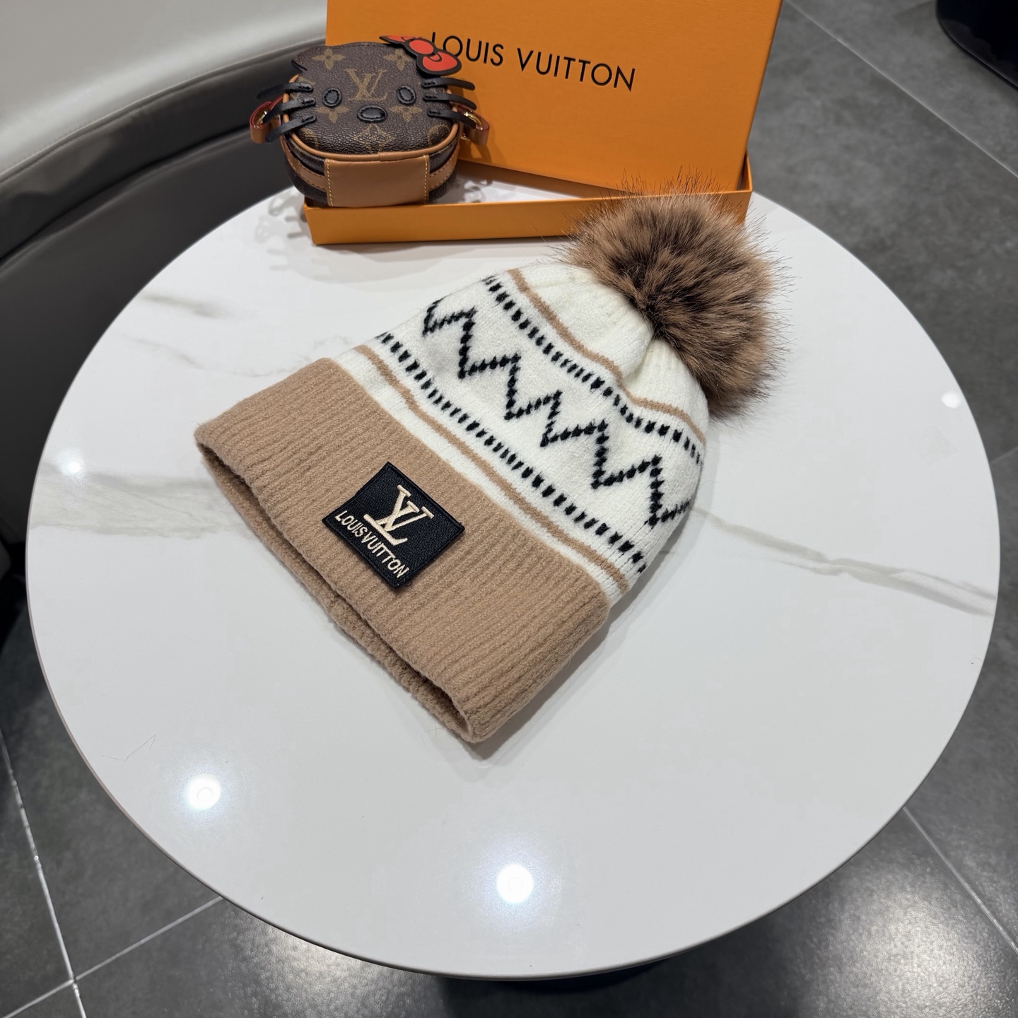 路易威登毛线帽LouisVuitton😍新款LV毛线帽，♥️高端大气，百搭款🤗男女通用！跑量！