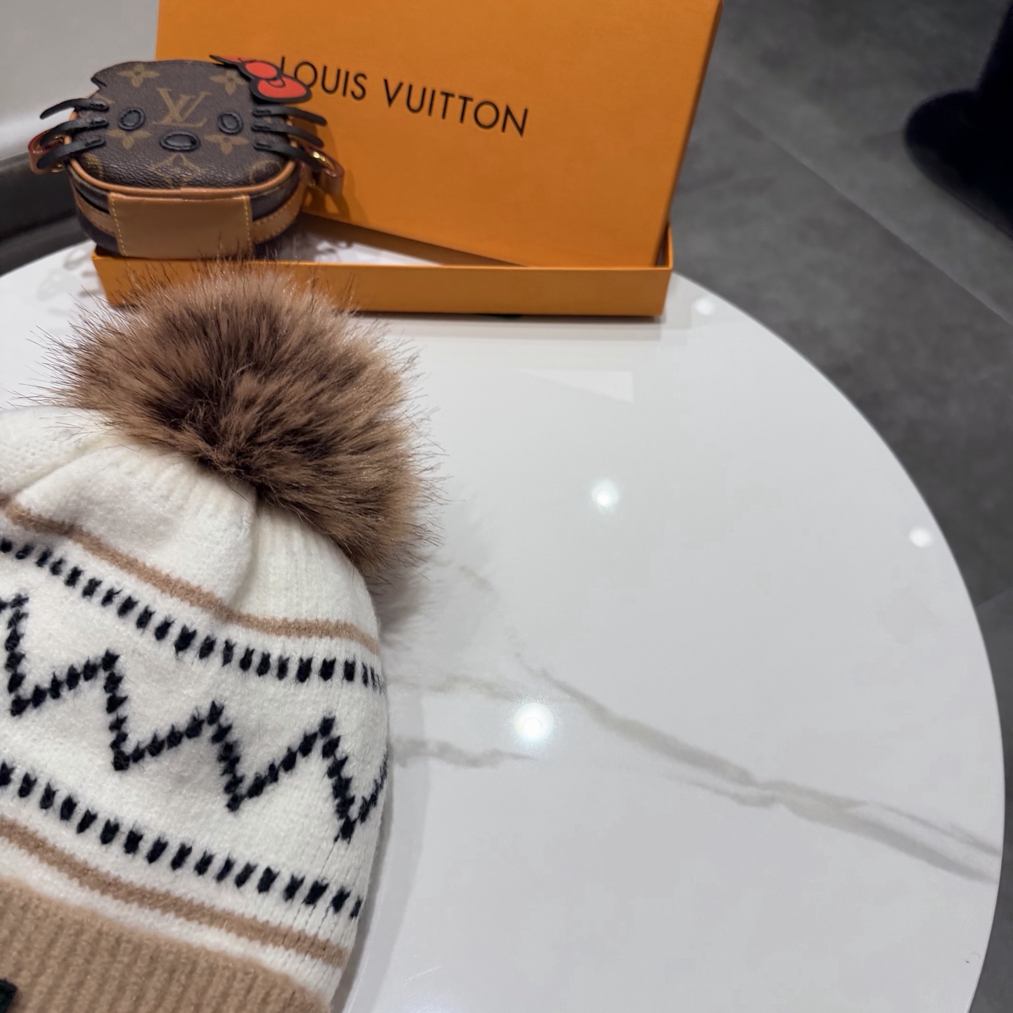 路易威登毛线帽LouisVuitton😍新款LV毛线帽，♥️高端大气，百搭款🤗男女通用！跑量！