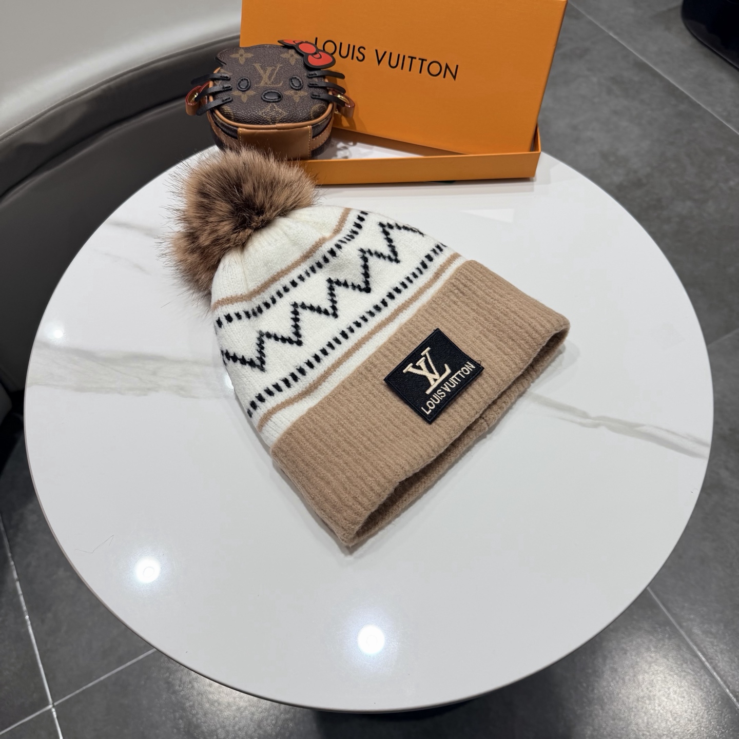 路易威登毛线帽LouisVuitton😍新款LV毛线帽，♥️高端大气，百搭款🤗男女通用！跑量！