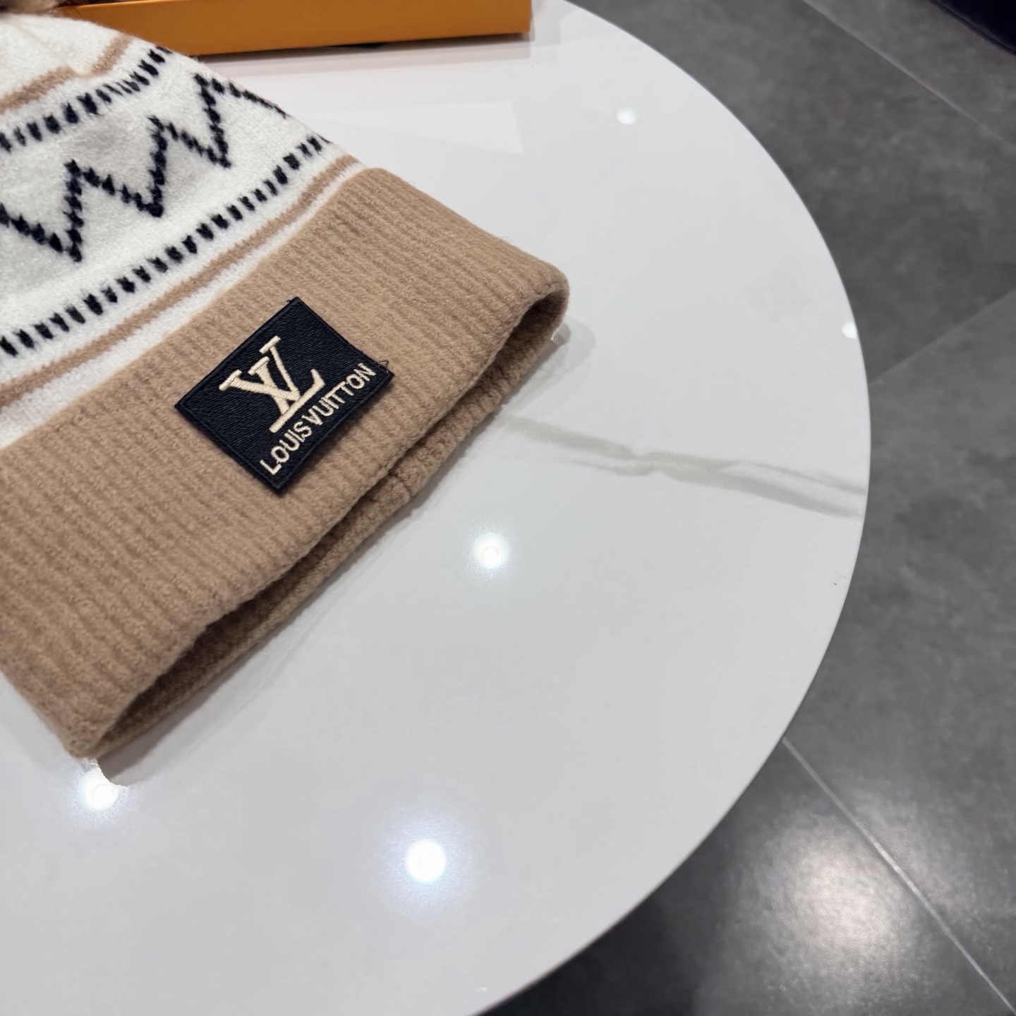 路易威登毛线帽LouisVuitton😍新款LV毛线帽，♥️高端大气，百搭款🤗男女通用！跑量！