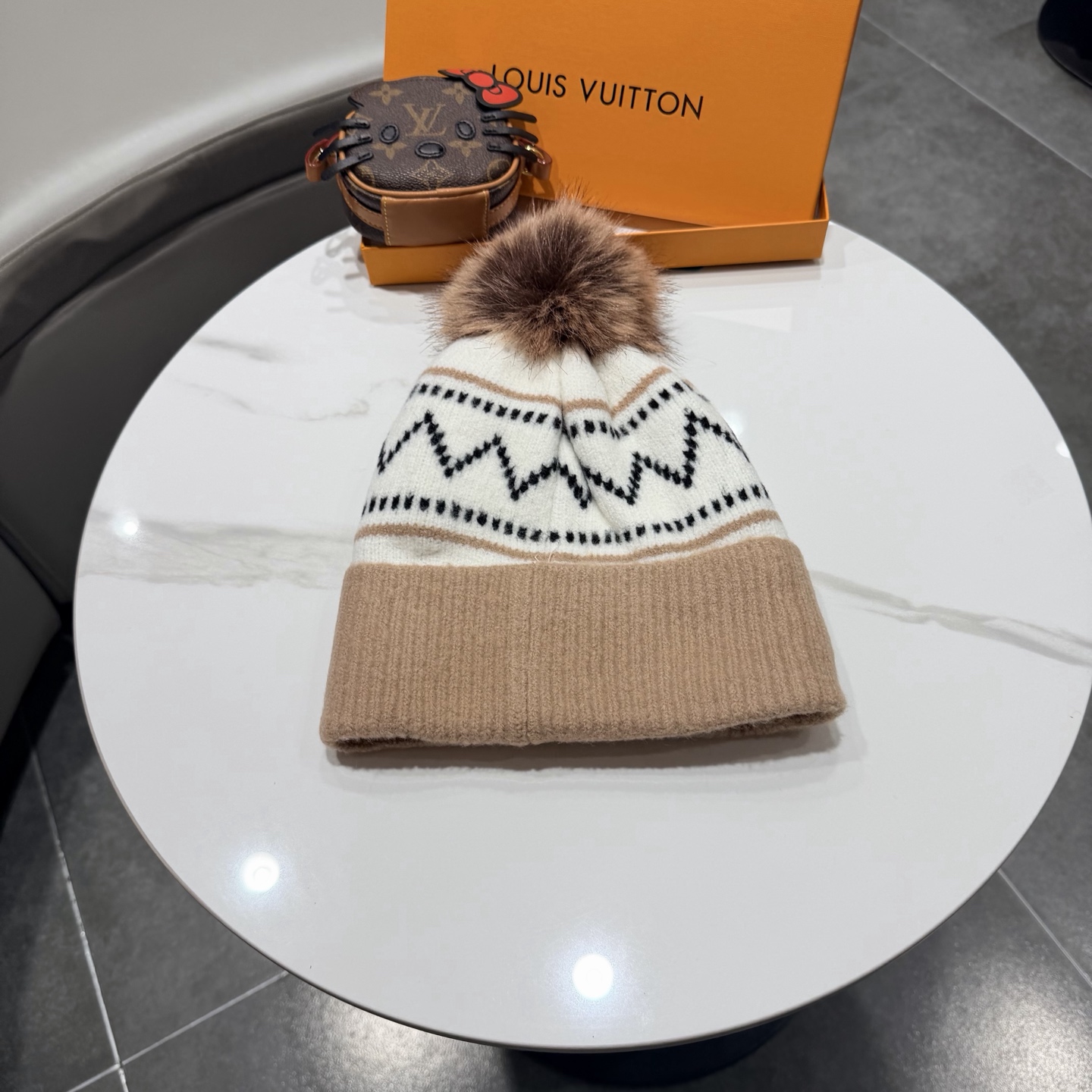 路易威登毛线帽LouisVuitton😍新款LV毛线帽，♥️高端大气，百搭款🤗男女通用！跑量！