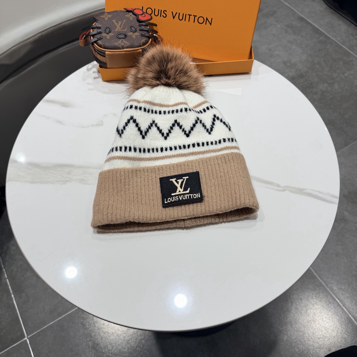 路易威登毛线帽LouisVuitton😍新款LV毛线帽，♥️高端大气，百搭款🤗男女通用！跑量！