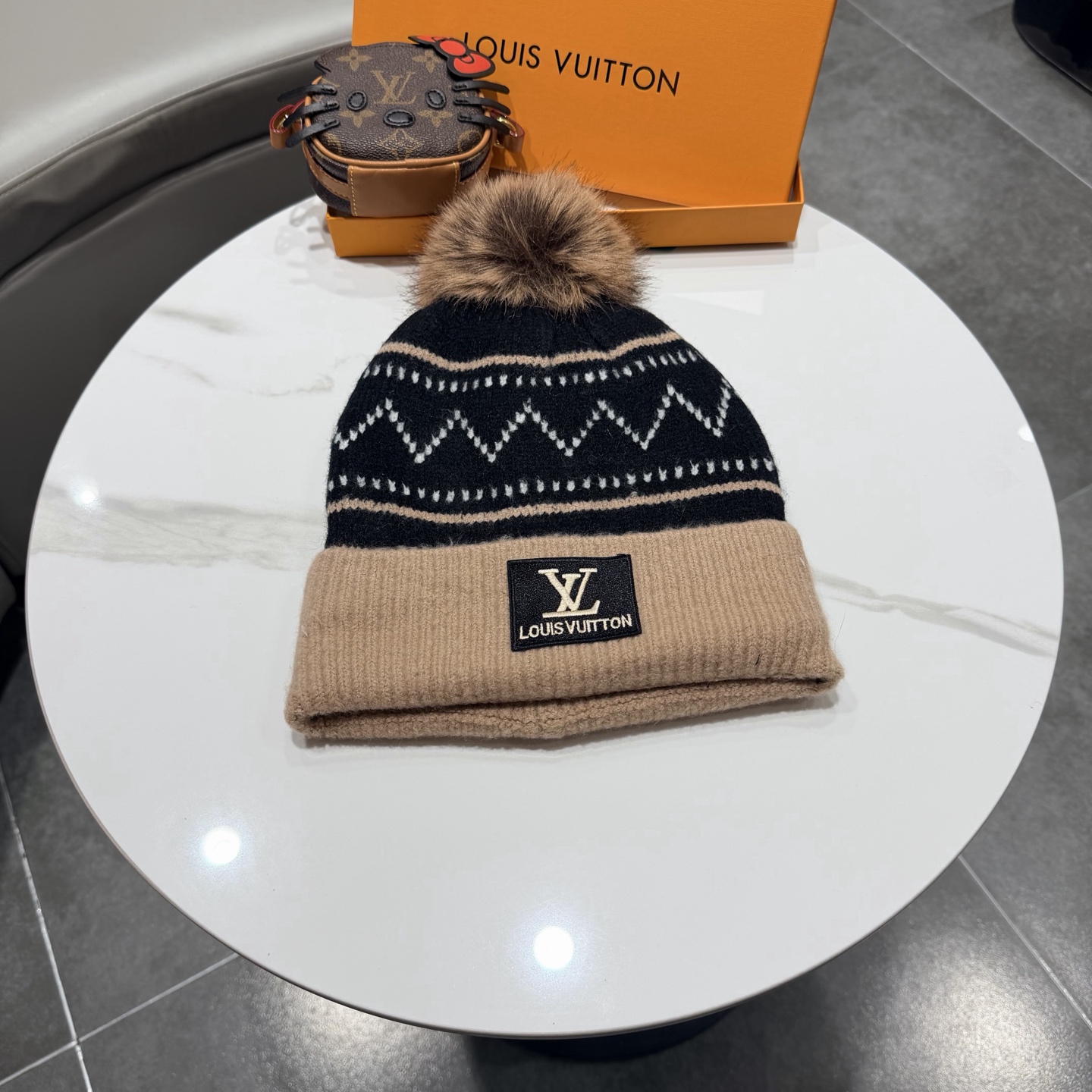 路易威登毛线帽LouisVuitton😍新款LV毛线帽，♥️高端大气，百搭款🤗男女通用！跑量！