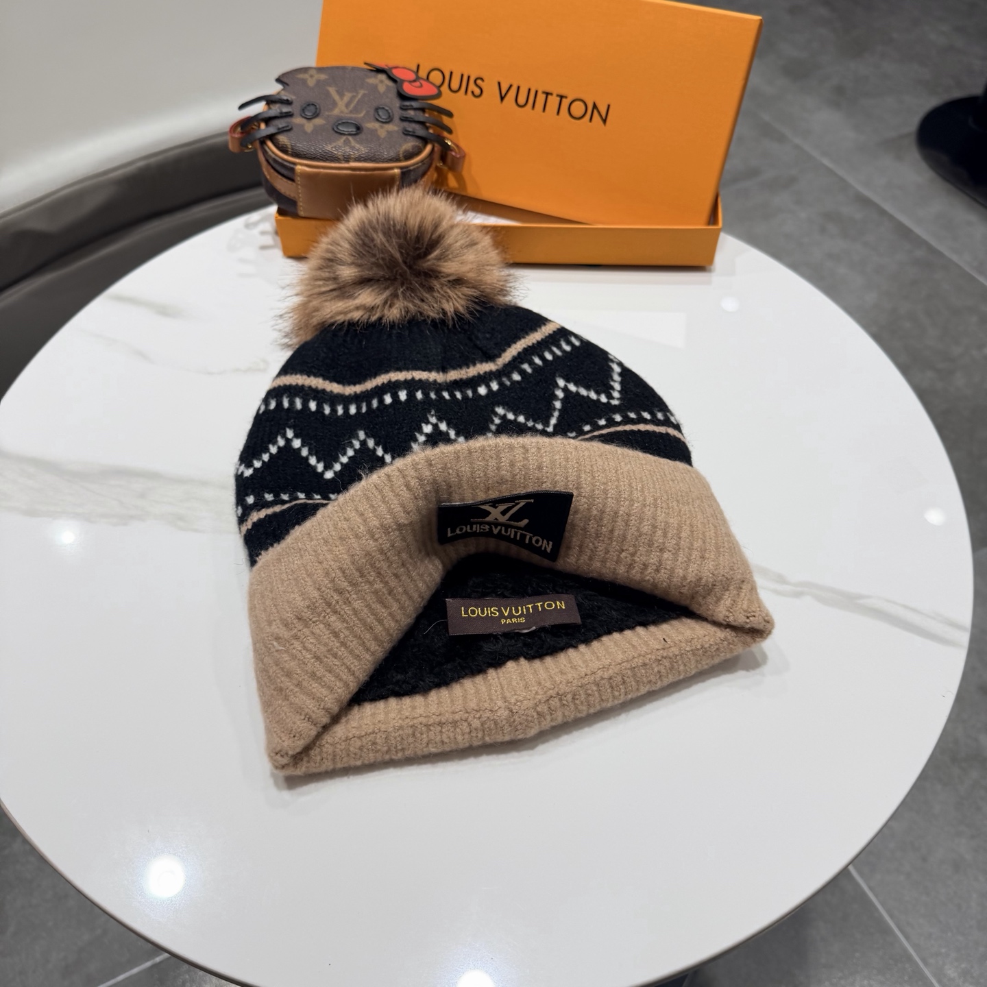 路易威登毛线帽LouisVuitton😍新款LV毛线帽，♥️高端大气，百搭款🤗男女通用！跑量！