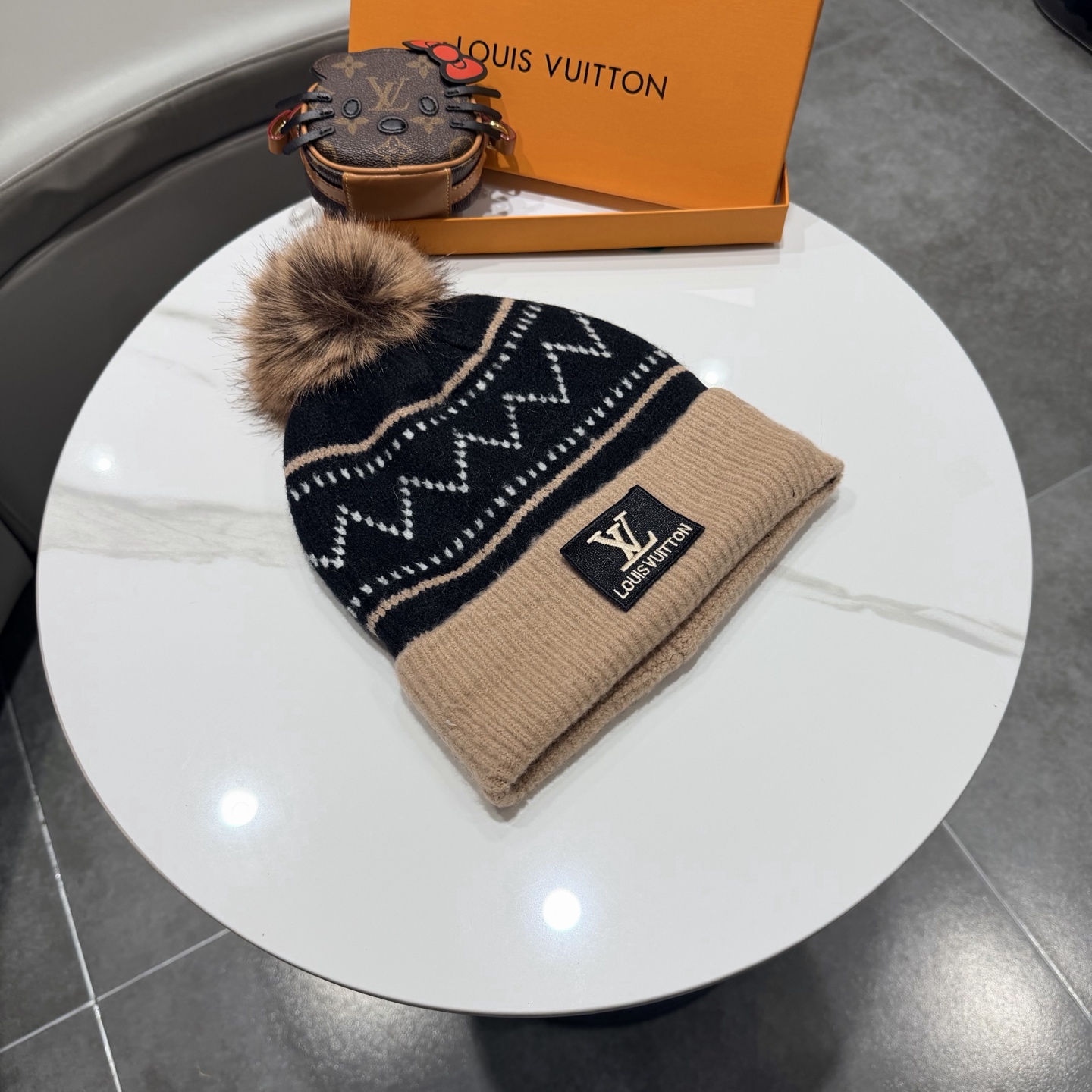 路易威登毛线帽LouisVuitton😍新款LV毛线帽，♥️高端大气，百搭款🤗男女通用！跑量！
