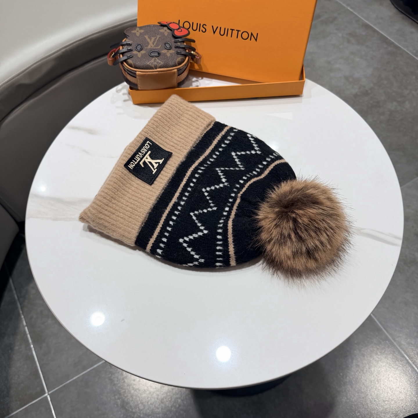 路易威登毛线帽LouisVuitton😍新款LV毛线帽，♥️高端大气，百搭款🤗男女通用！跑量！