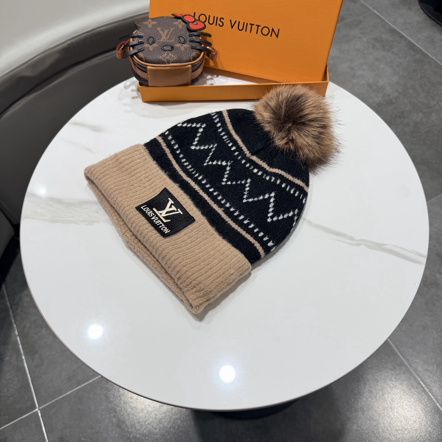 路易威登毛线帽LouisVuitton😍新款LV毛线帽，♥️高端大气，百搭款🤗男女通用！跑量！