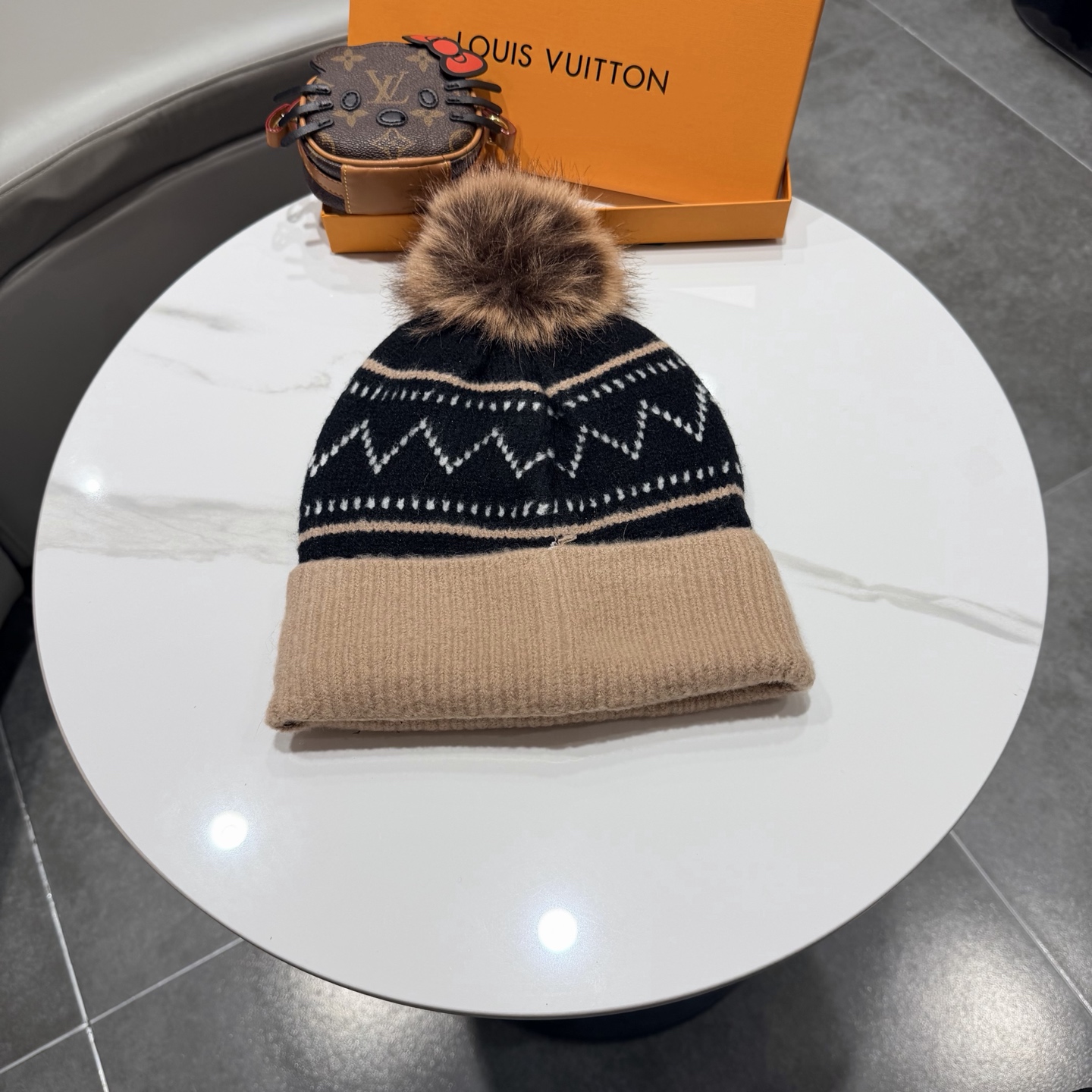 路易威登毛线帽LouisVuitton😍新款LV毛线帽，♥️高端大气，百搭款🤗男女通用！跑量！